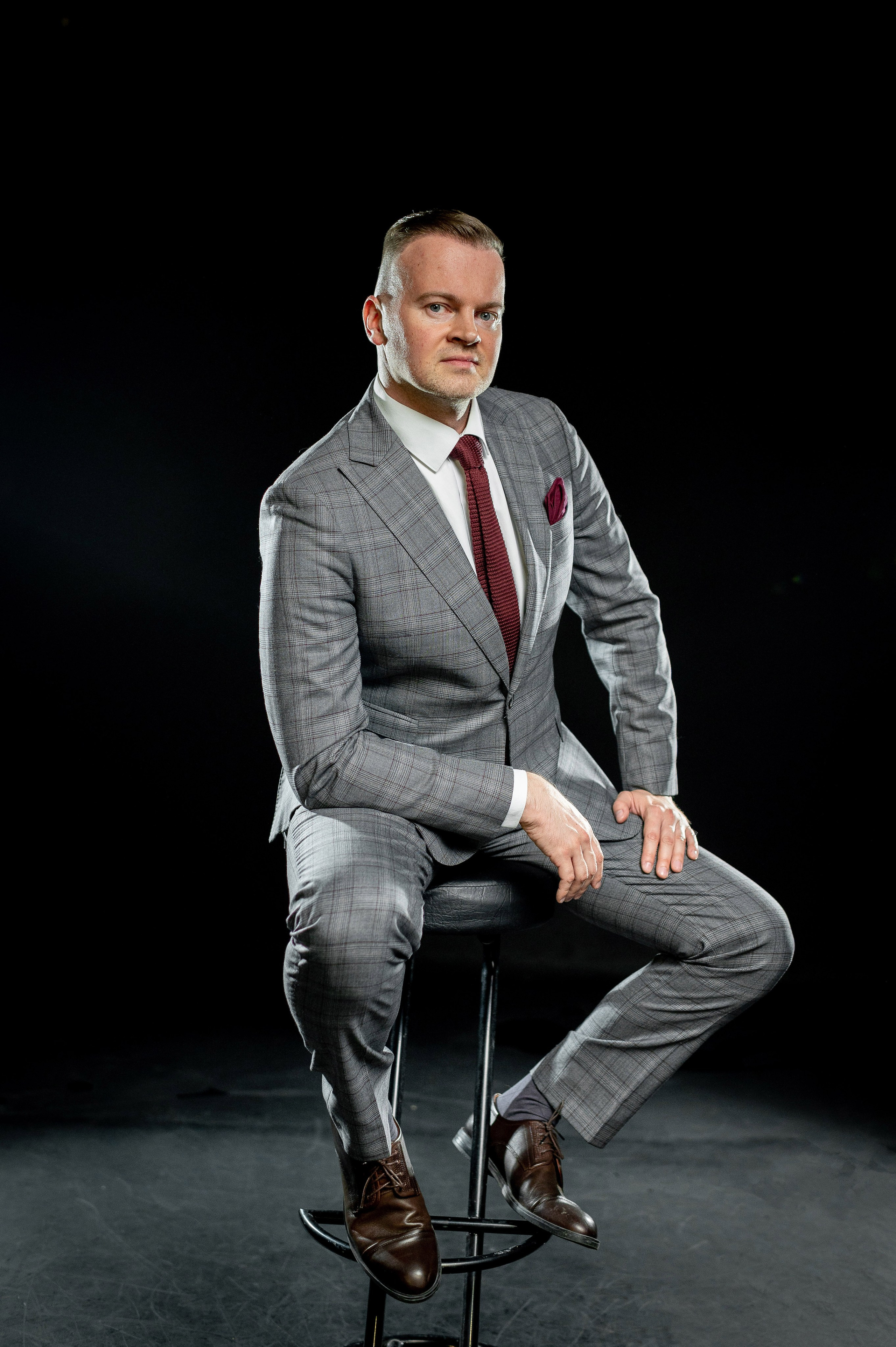 Ты можешь быть разным: деловой или взрывной. Портретный, семейный и свадебный фотограф в Санкт-Петербурге и в Пушкине Ширяев Денис