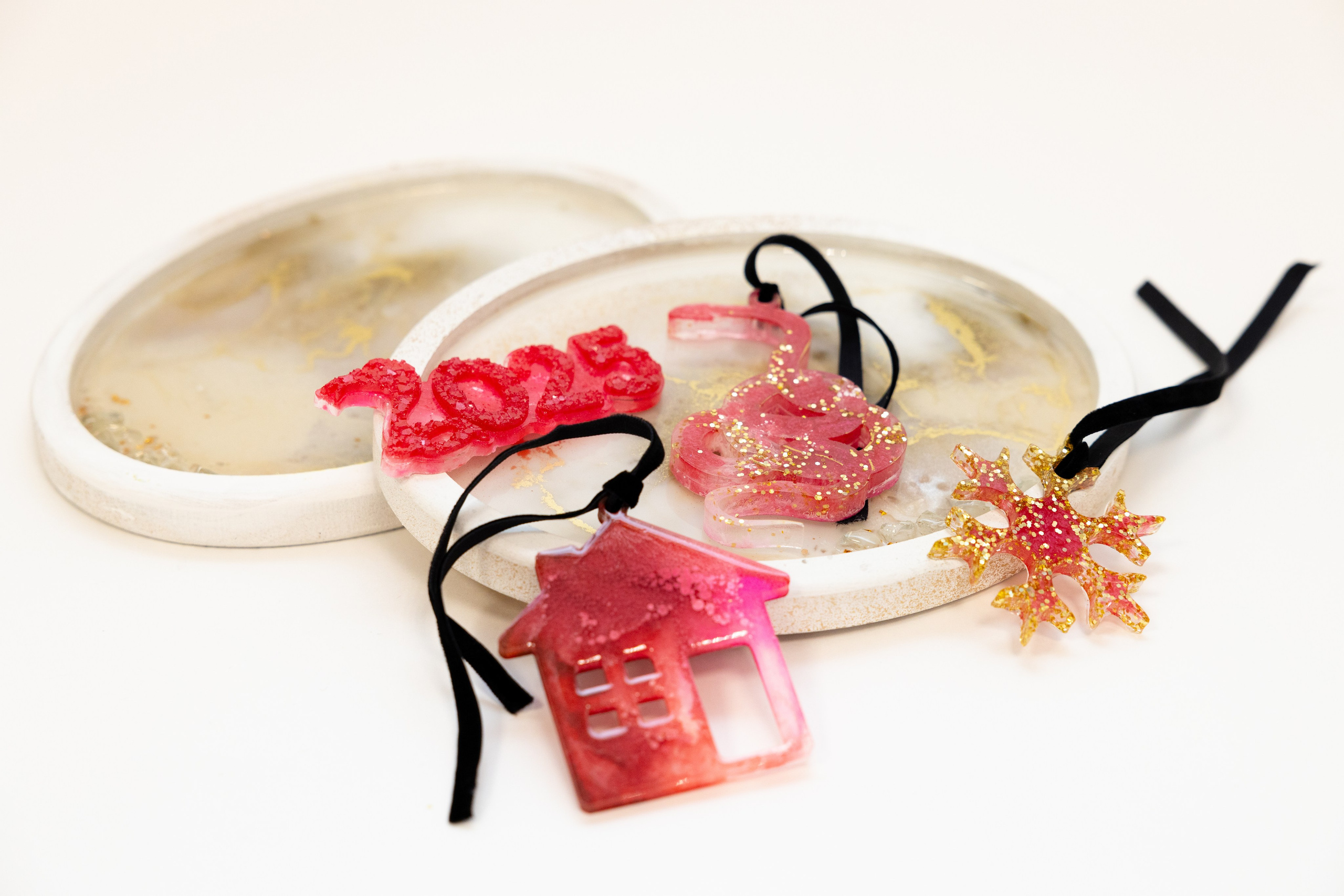 Елочные игрушки из смолы. Художник Якимова Юлия картины в интерьер и предметы декора