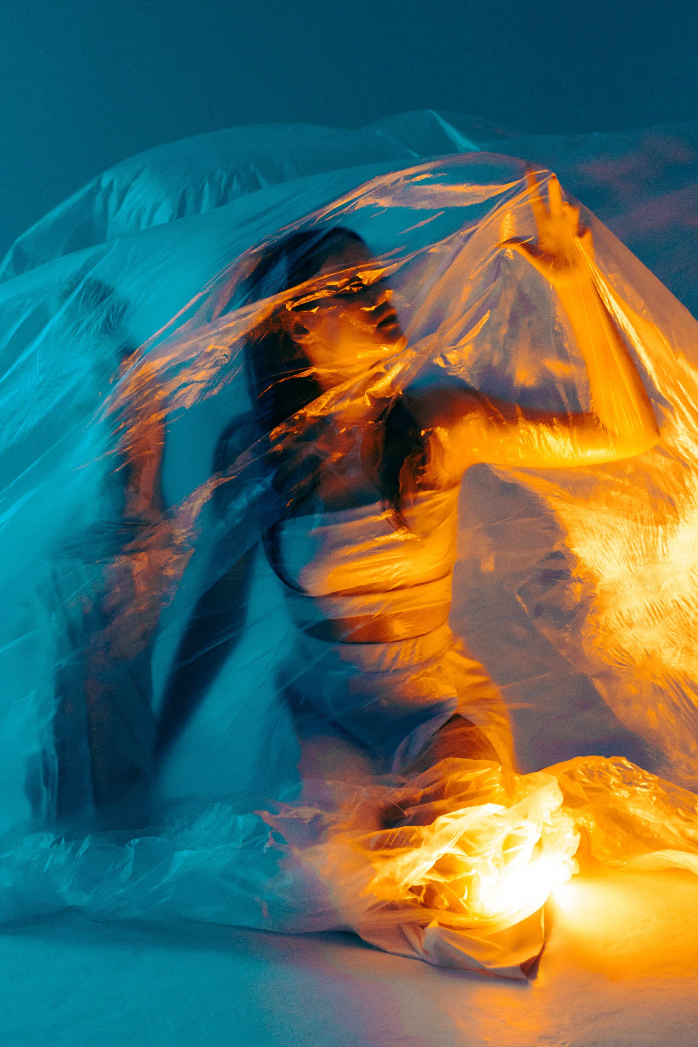 Нарушая вакуум. Портретный фотограф Лакшин Денис. Истории через фотографию