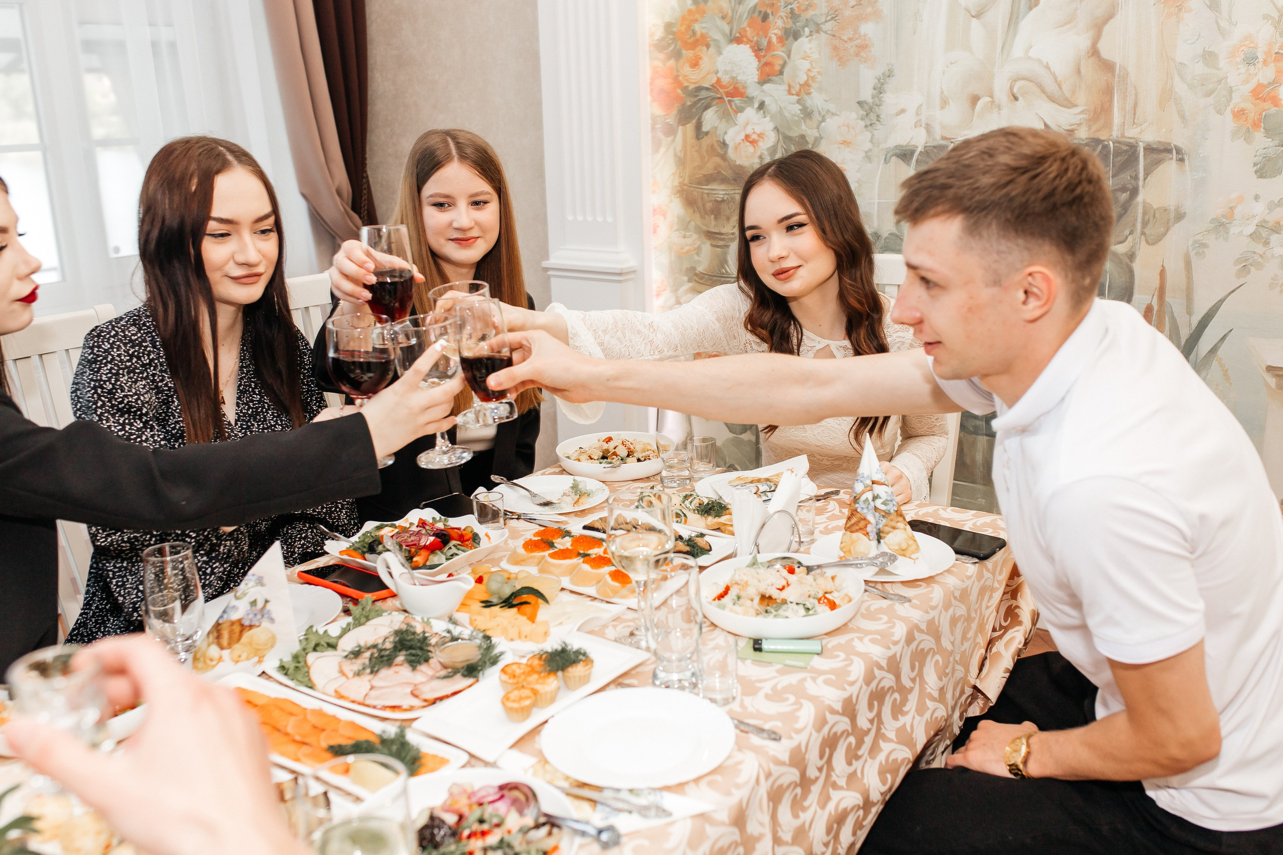 День рождения в кафе. Семейный фотограф Клименко Дарья в станице Ленинградская