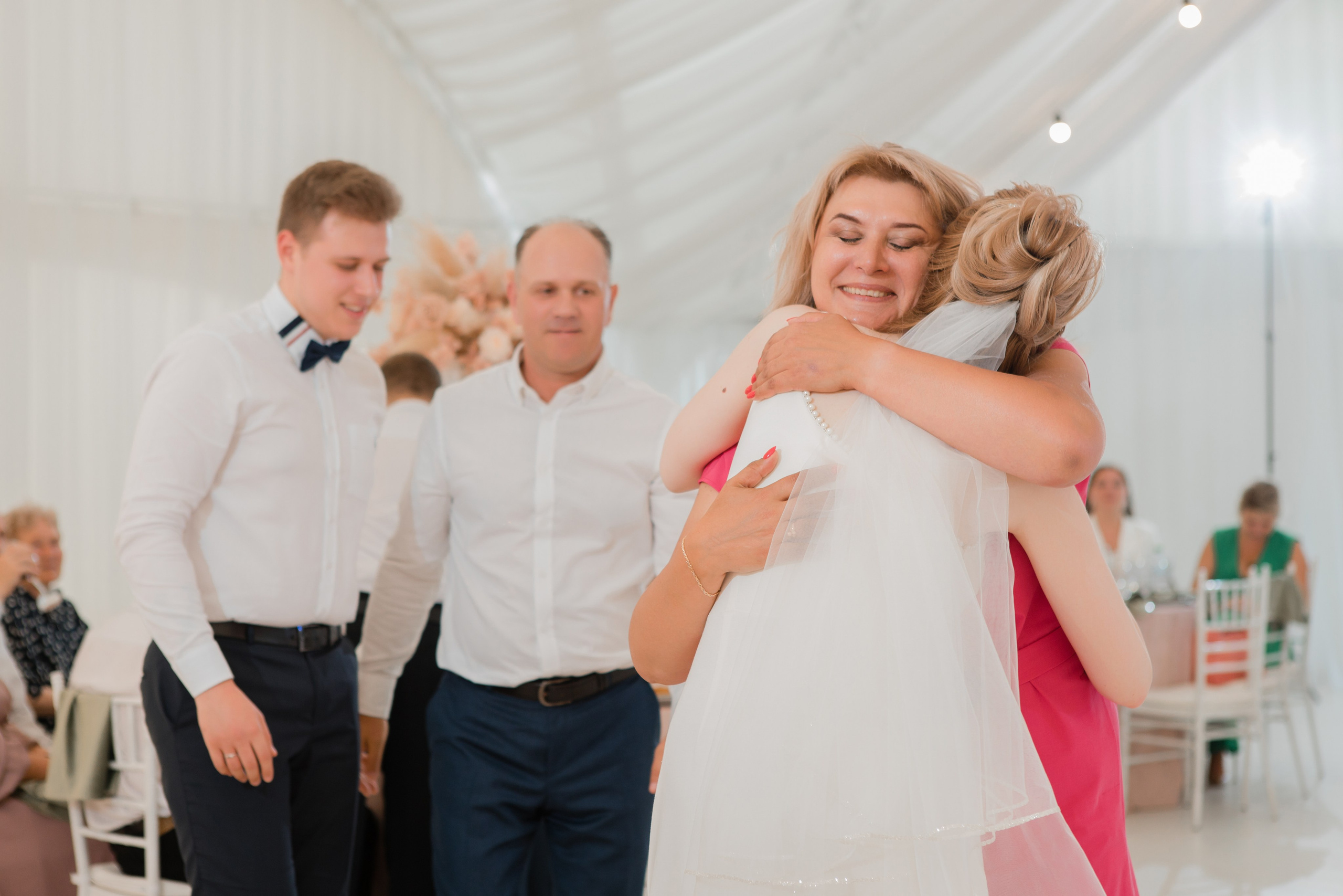 Павел и Ангелина. Видеосъемка и фотосъемка свадеб. Фотограф и оператор на свадьбу. Видеосъемка подкастов, собственная видео-фотостудии. Предметная фотосъемка