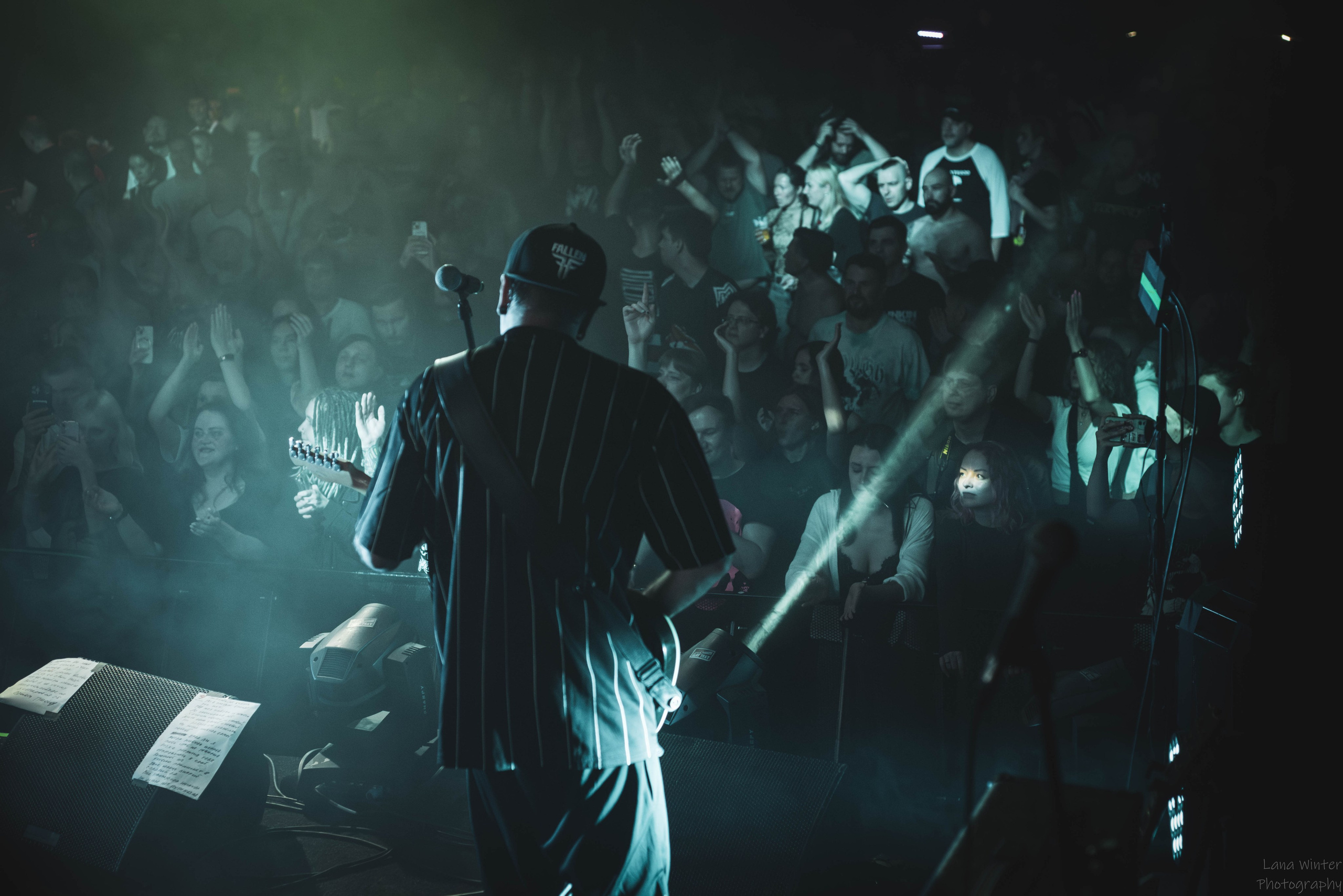 7000$ (29 июня 2025 года, Москва, клуб Урбан). Фотограф Светлана Блинова, Москва и Московская область