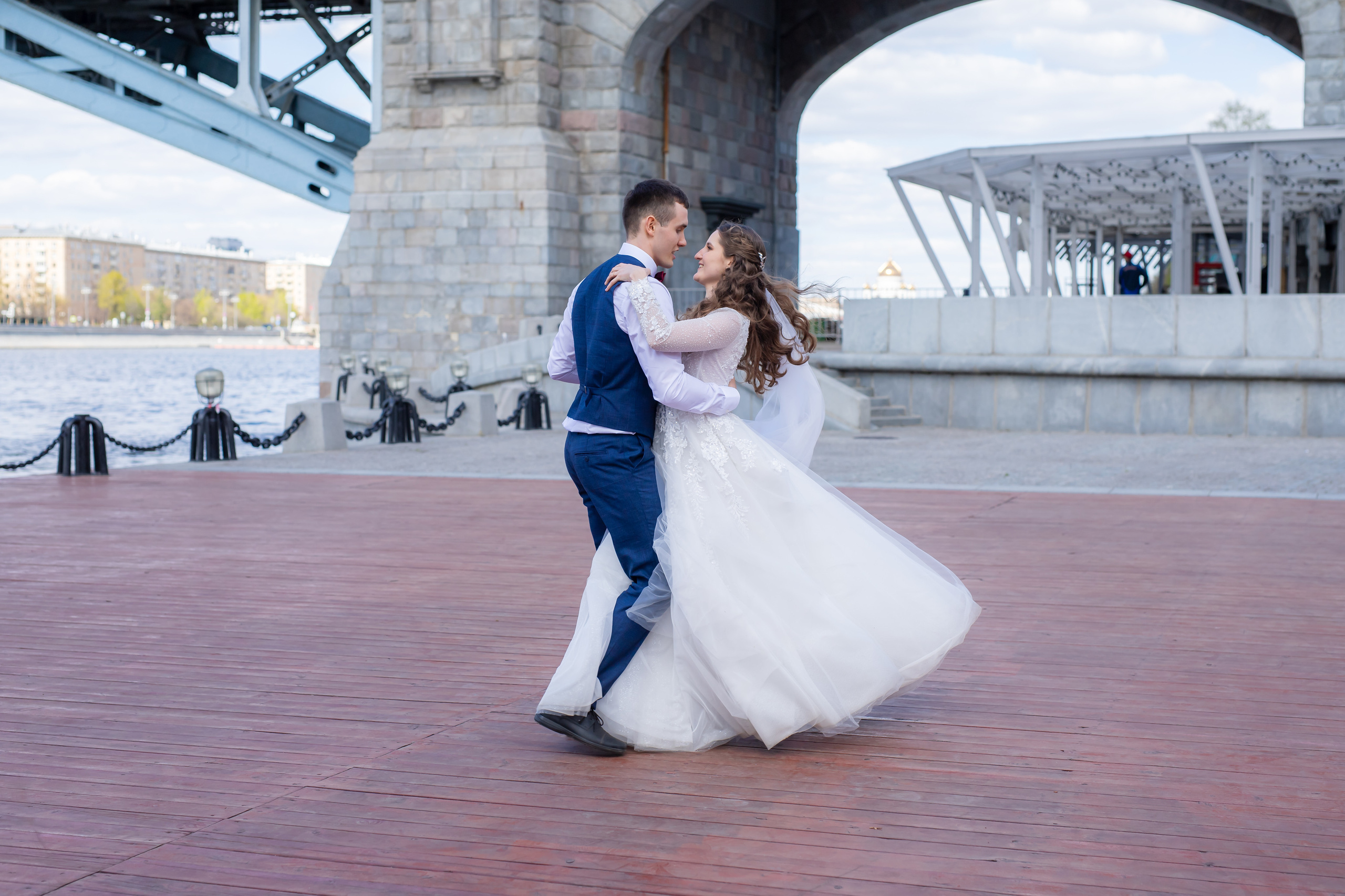 Свадебная фотосессия в парке культуры: как сделать ее незабываемой. Профессиональная фото и видеосъемка. Москва
