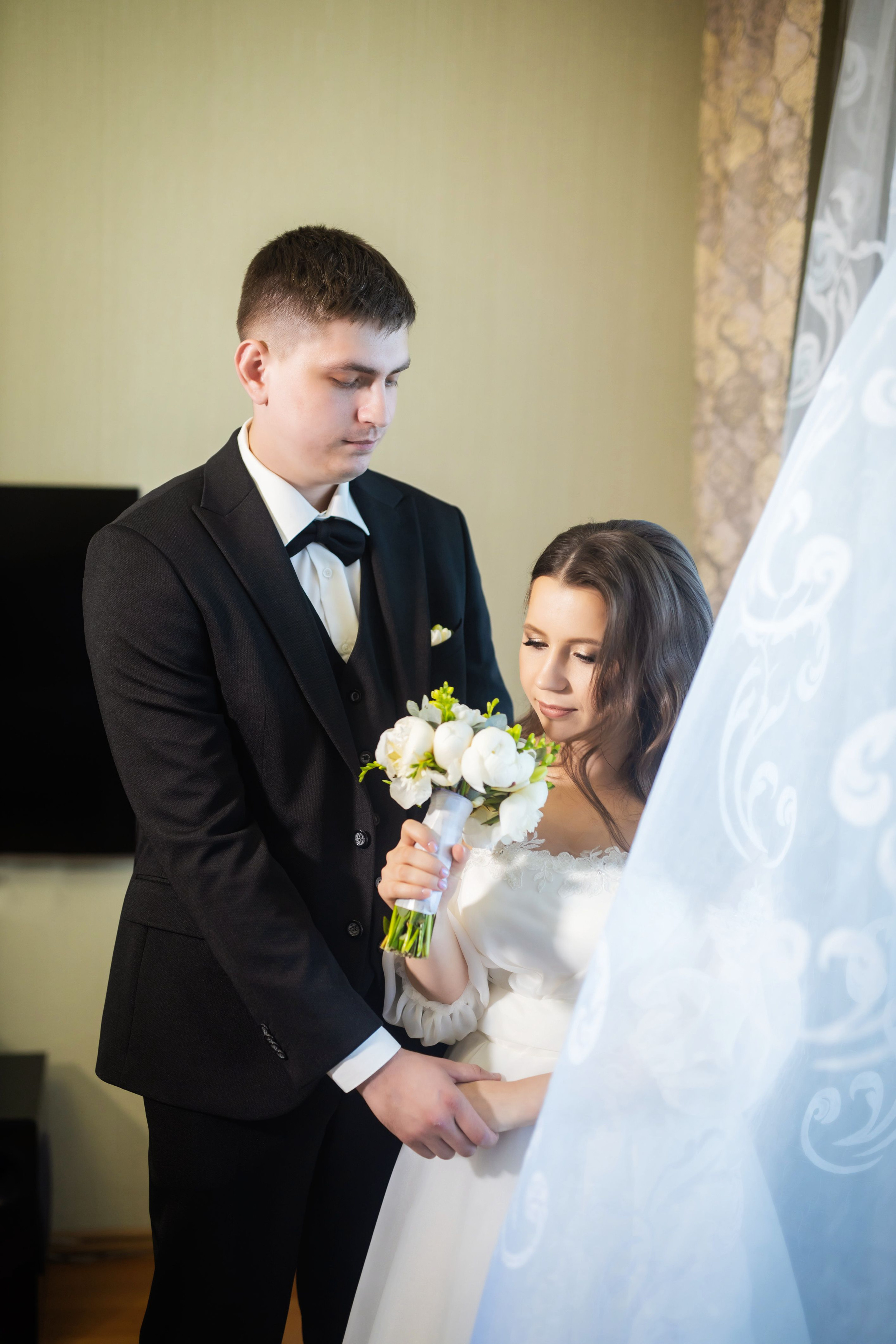 Свадебная прогулка в Царицыно. Профессиональная фото и видеосъемка. Москва