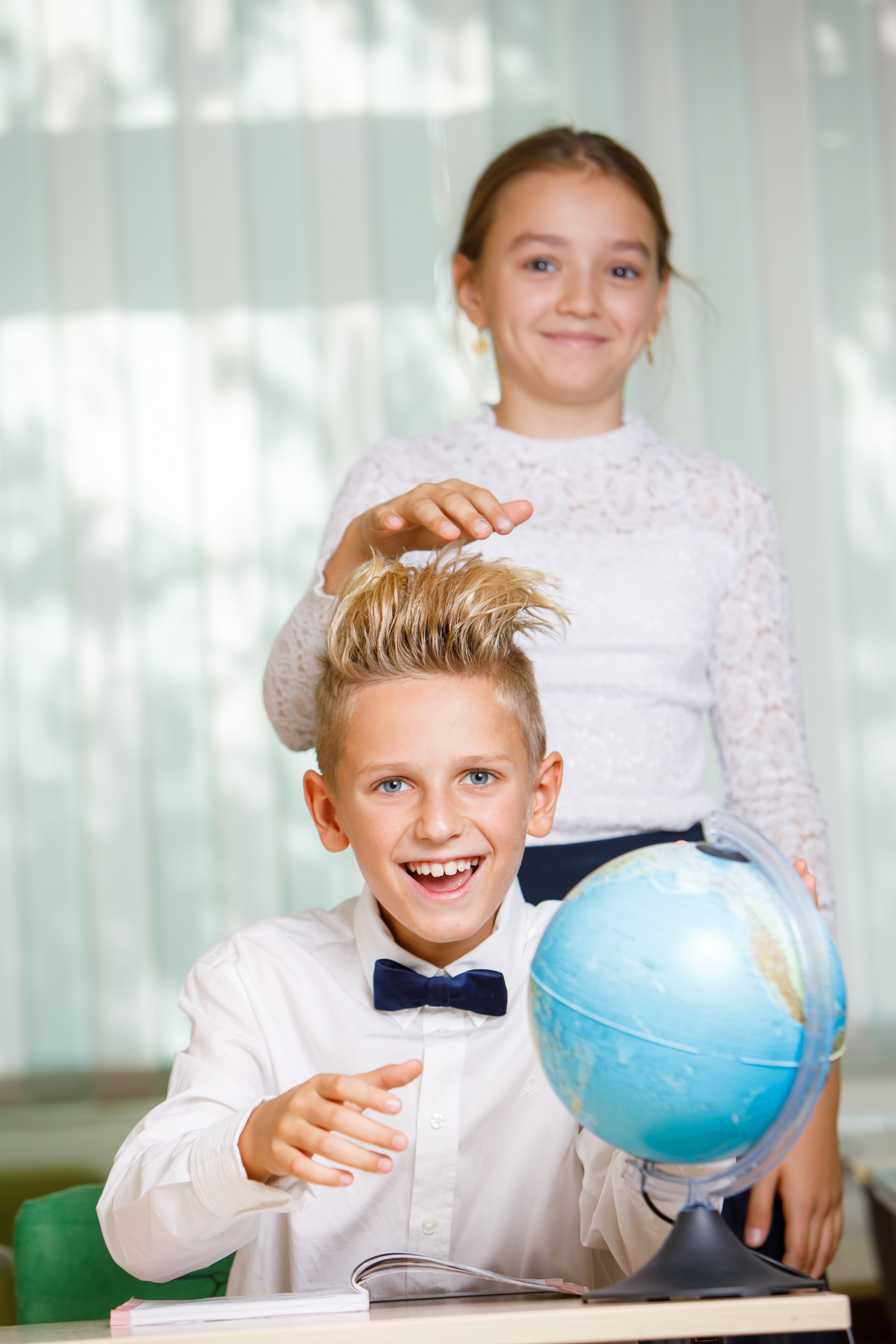 Печать фотоальбомов для выпускников на заказ в Крылатском. Профессиональная фото и видеосъемка. Москва