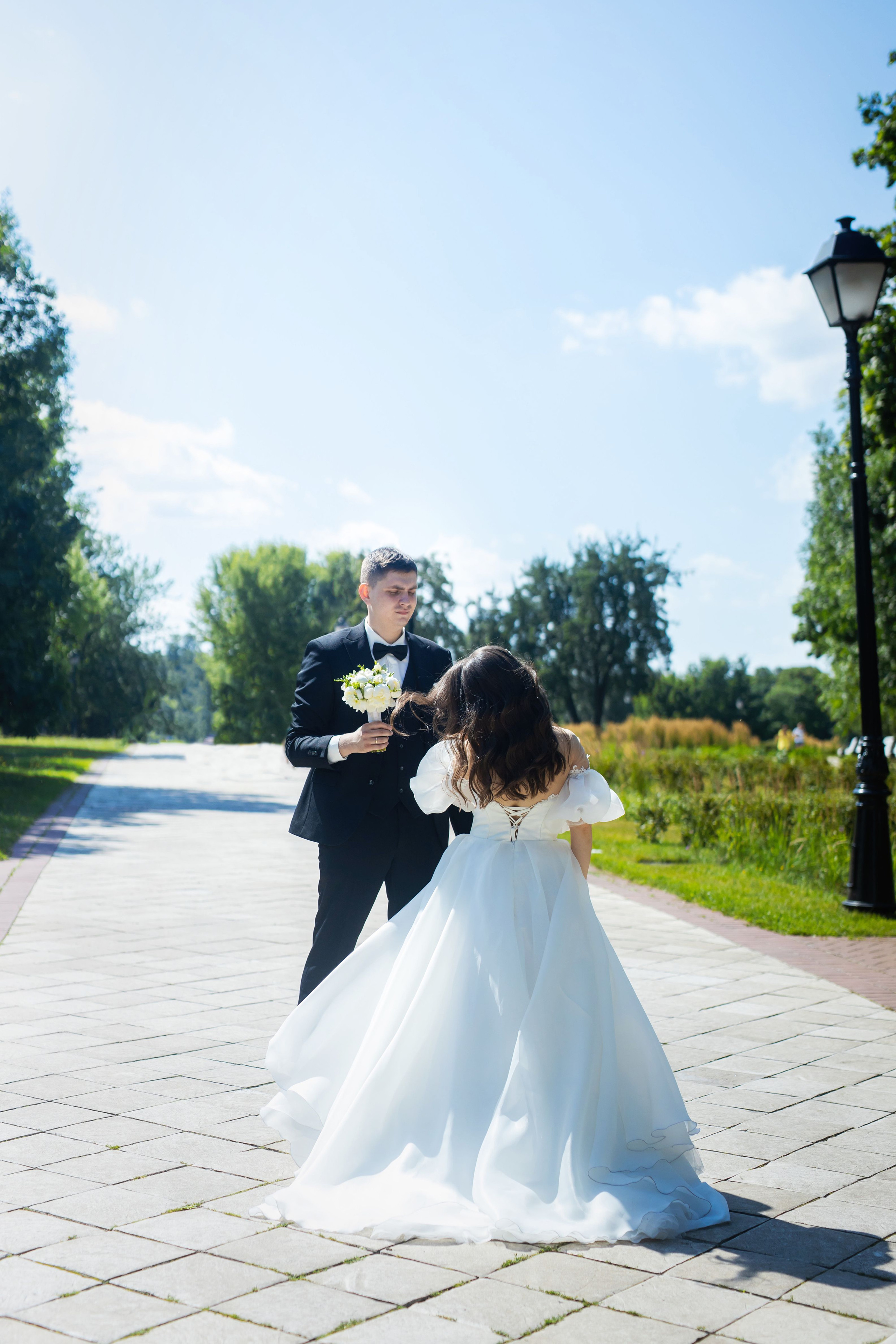 Свадебная прогулка в Царицыно. Профессиональная фото и видеосъемка. Москва