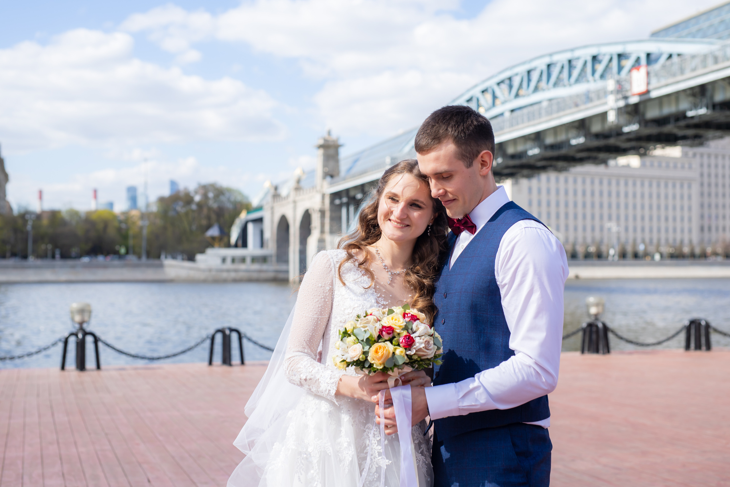 Свадебная фотосессия в парке культуры: как сделать ее незабываемой. Профессиональная фото и видеосъемка. Москва