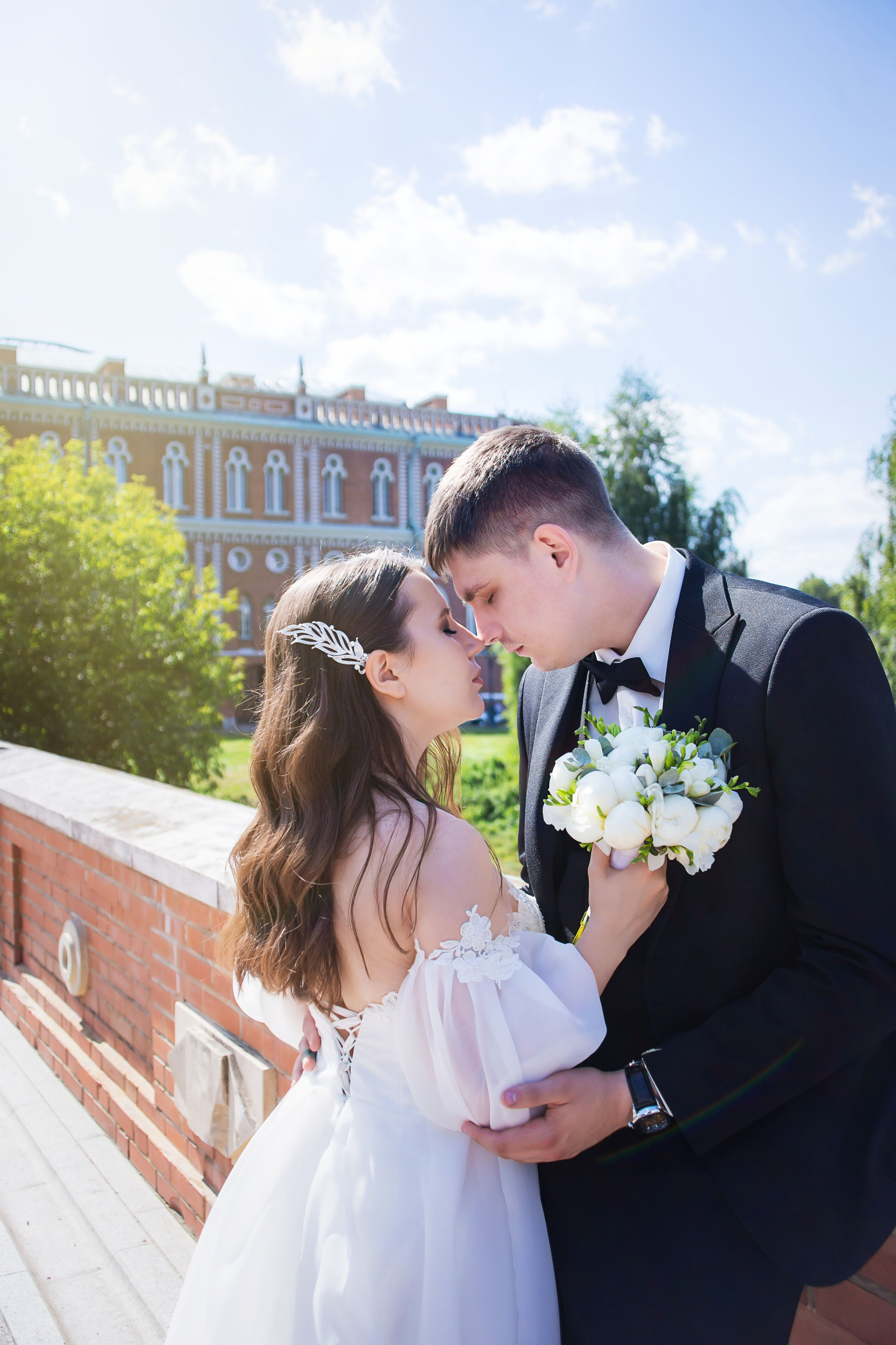 Свадебная прогулка в Царицыно. Профессиональная фото и видеосъемка. Москва