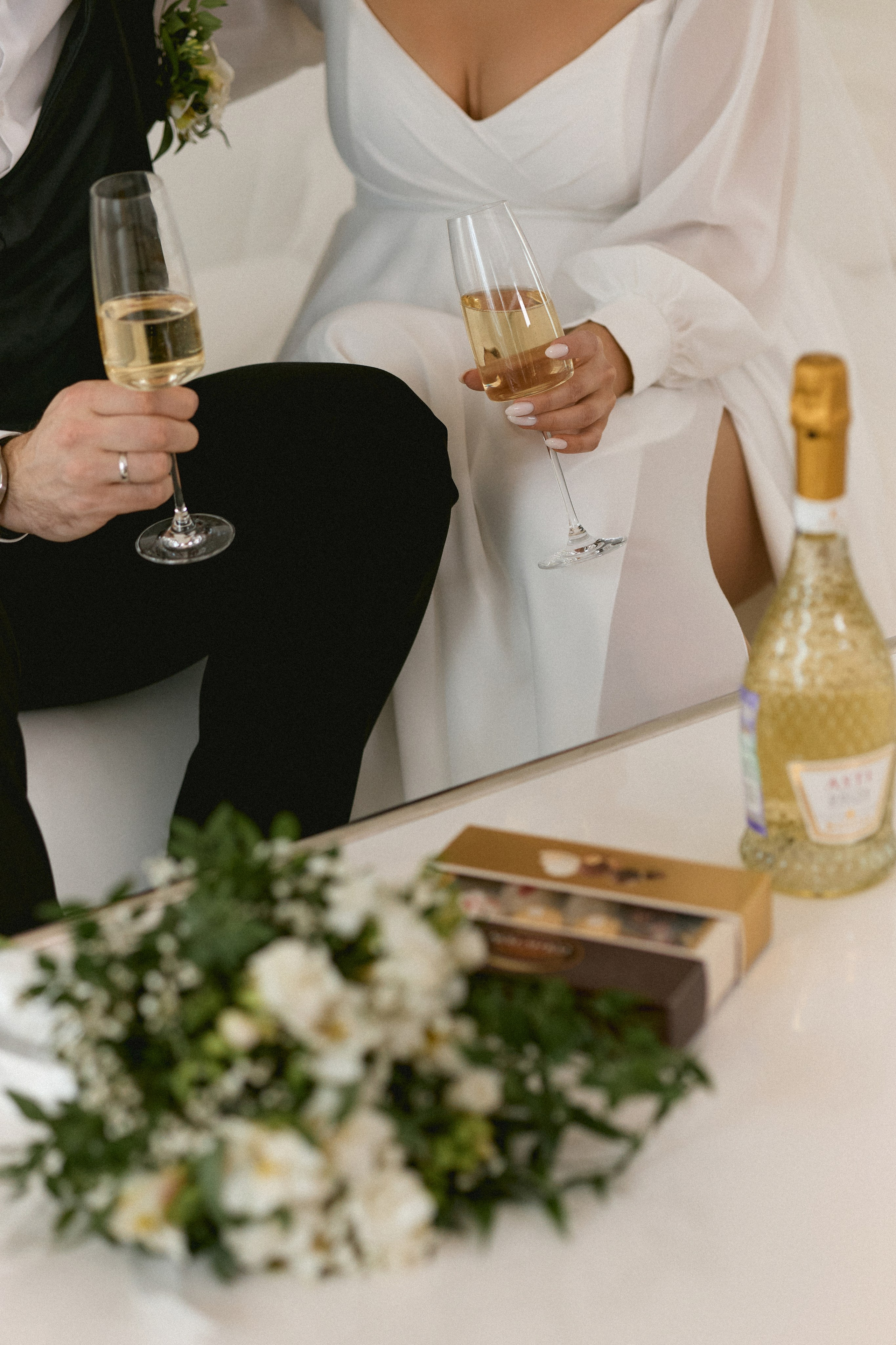 Свадебная фотосессия в Дворце Бракосочетания № 2. Сестры Карабаза. Фотографы и ретушеры в Москве и Санкт-Петербурге