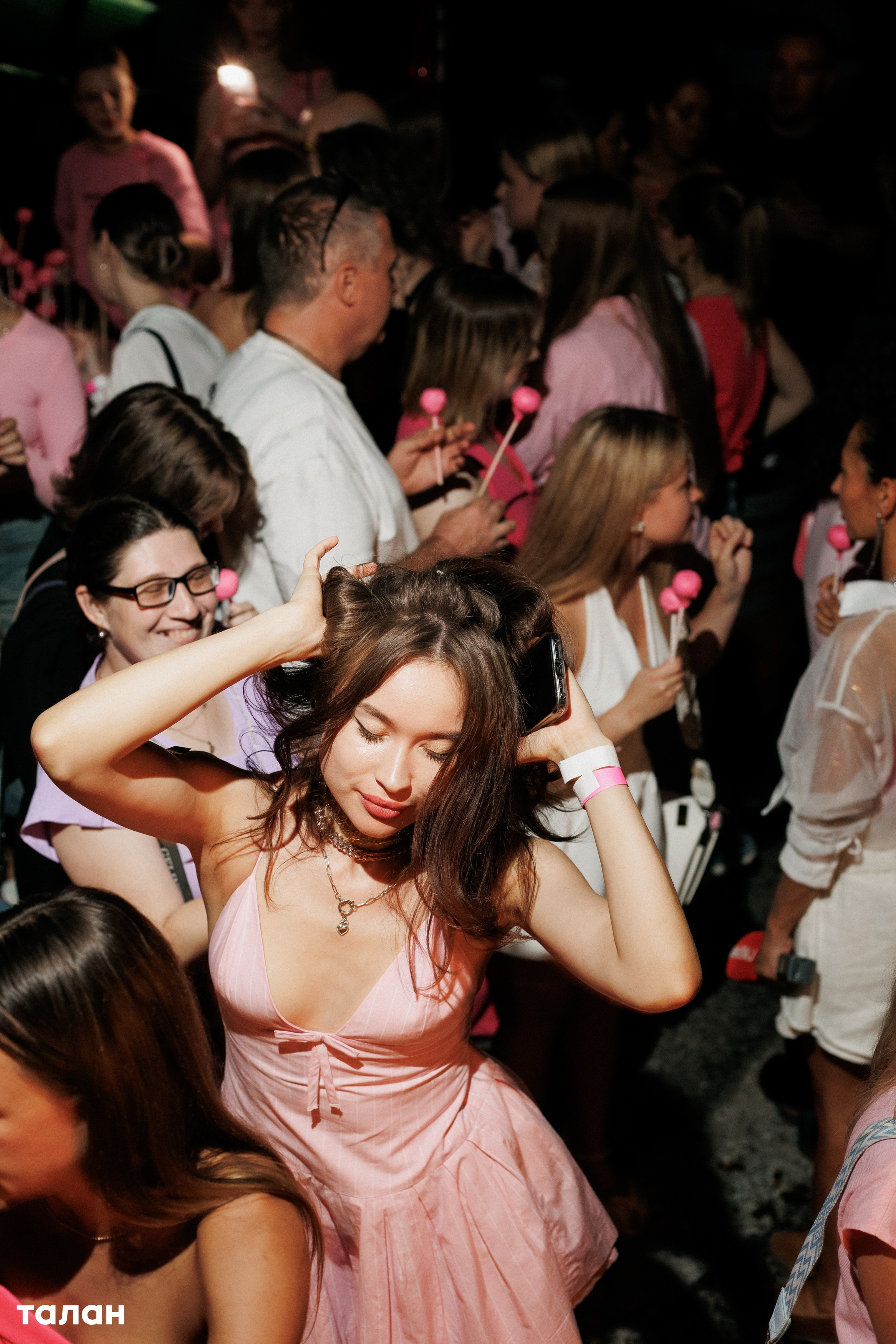 ВИНОТЕКА [бар+магаз] — BIRTHDAY PARTY. СВОИ. ФОТООТЧЕТЫ-СОБЫТИЯ-МЕСТА