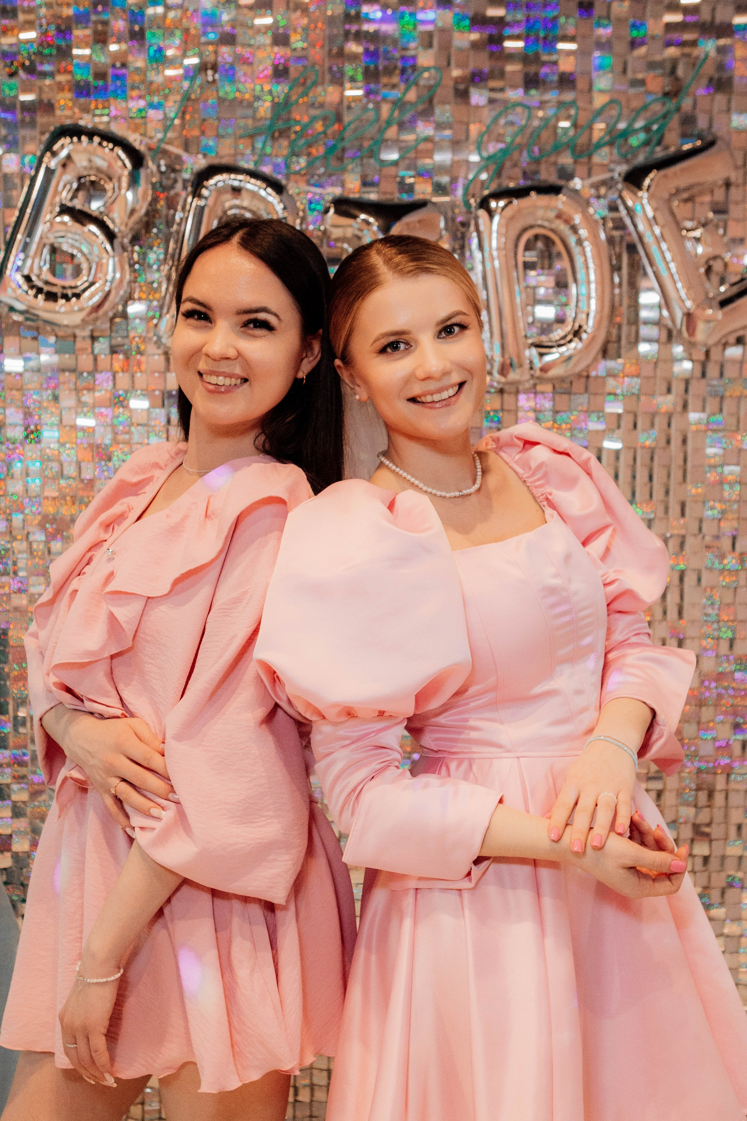 ДЕВИЧНИКИ. Репортажный фотограф Москва (детские праздники, квизы, концерты, дни рождения, свадьбы)