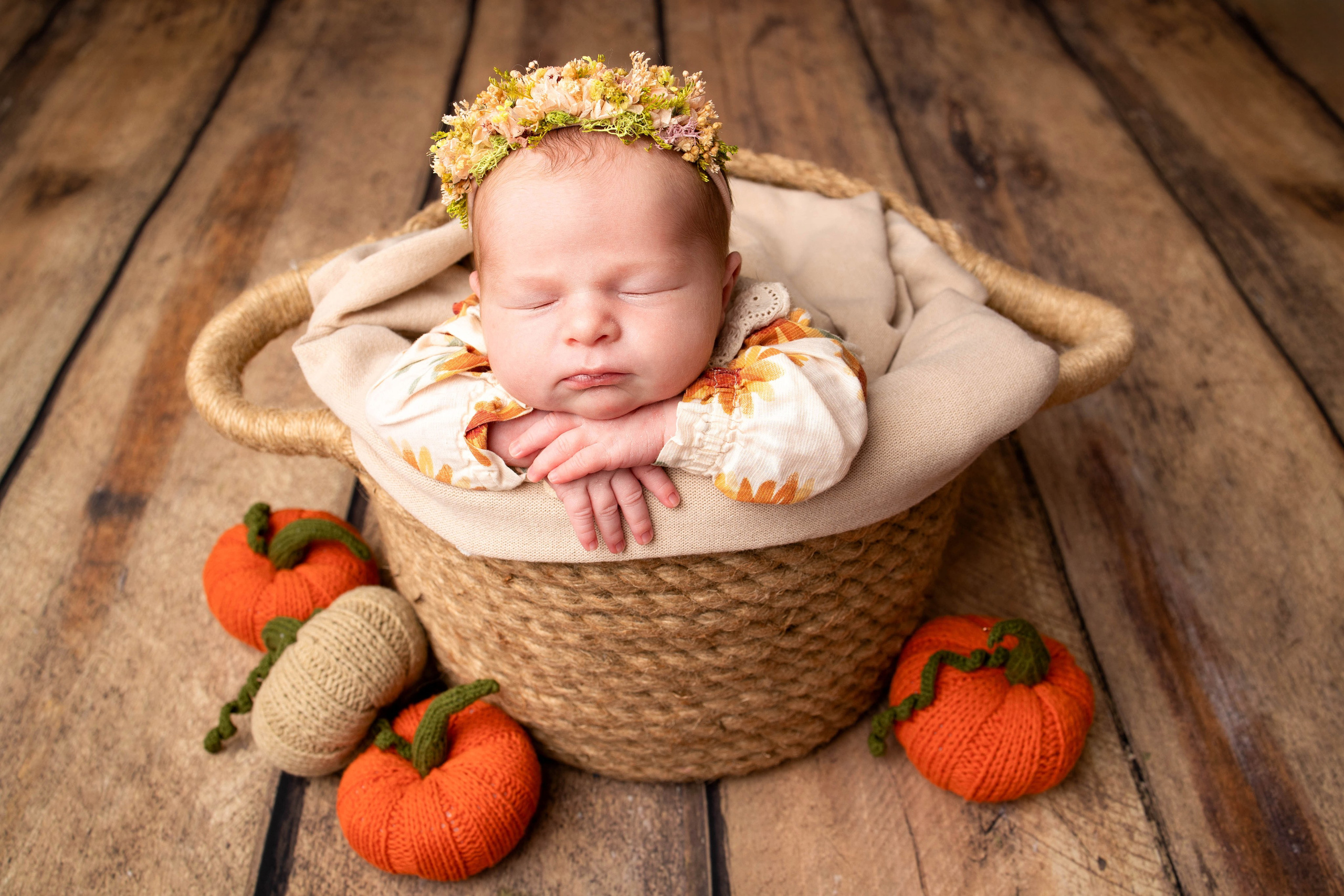 Нежная и милая фотосессия первых дней жизни Вашего ребенка в Минске. Фотограф новорождённых Минск — стоимость newborn фотосессии в Минске