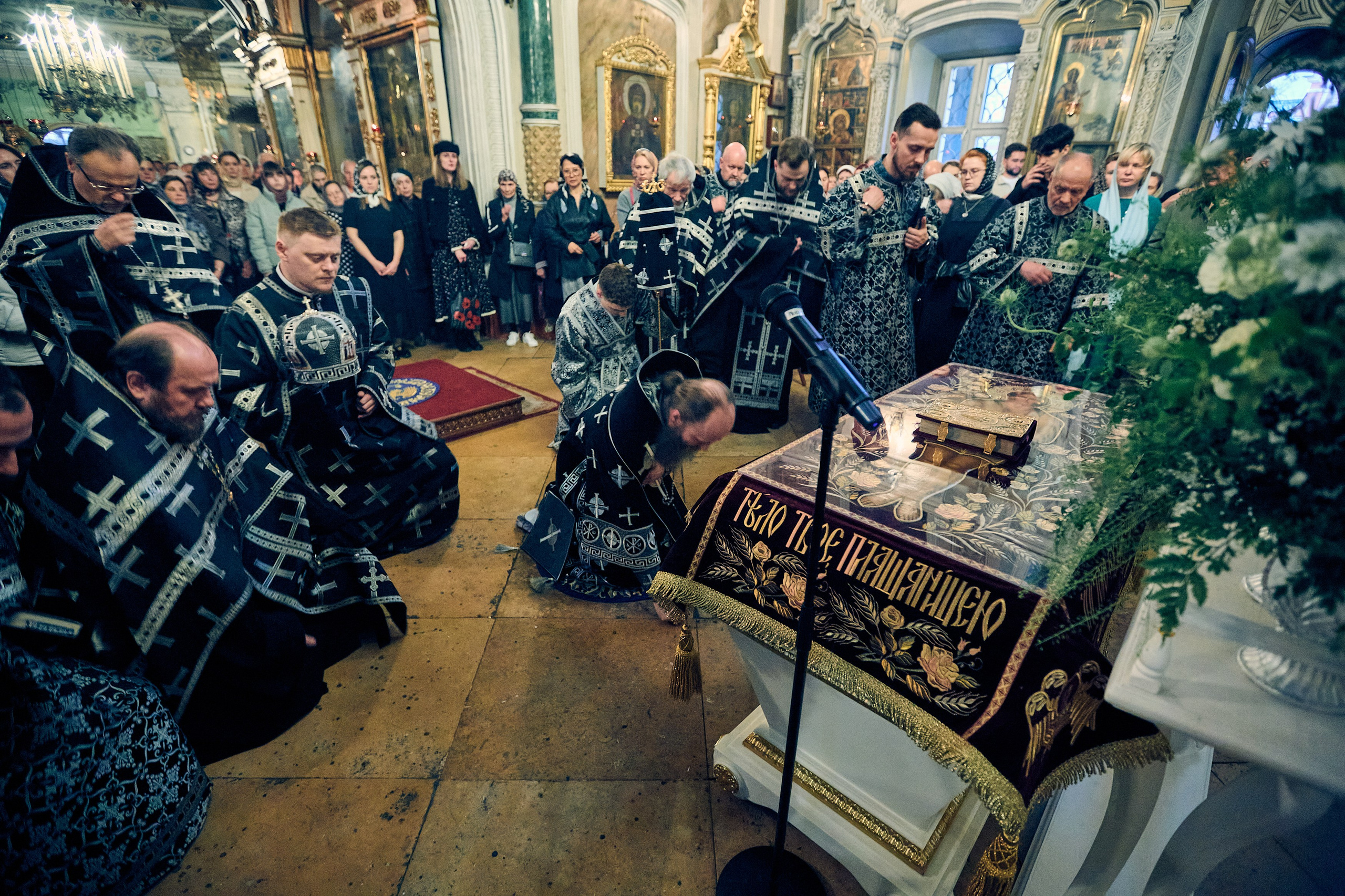 Утреня Погребение Спасителя. DMITRY MOISEENKO — фотограф, художник, топ-стилист