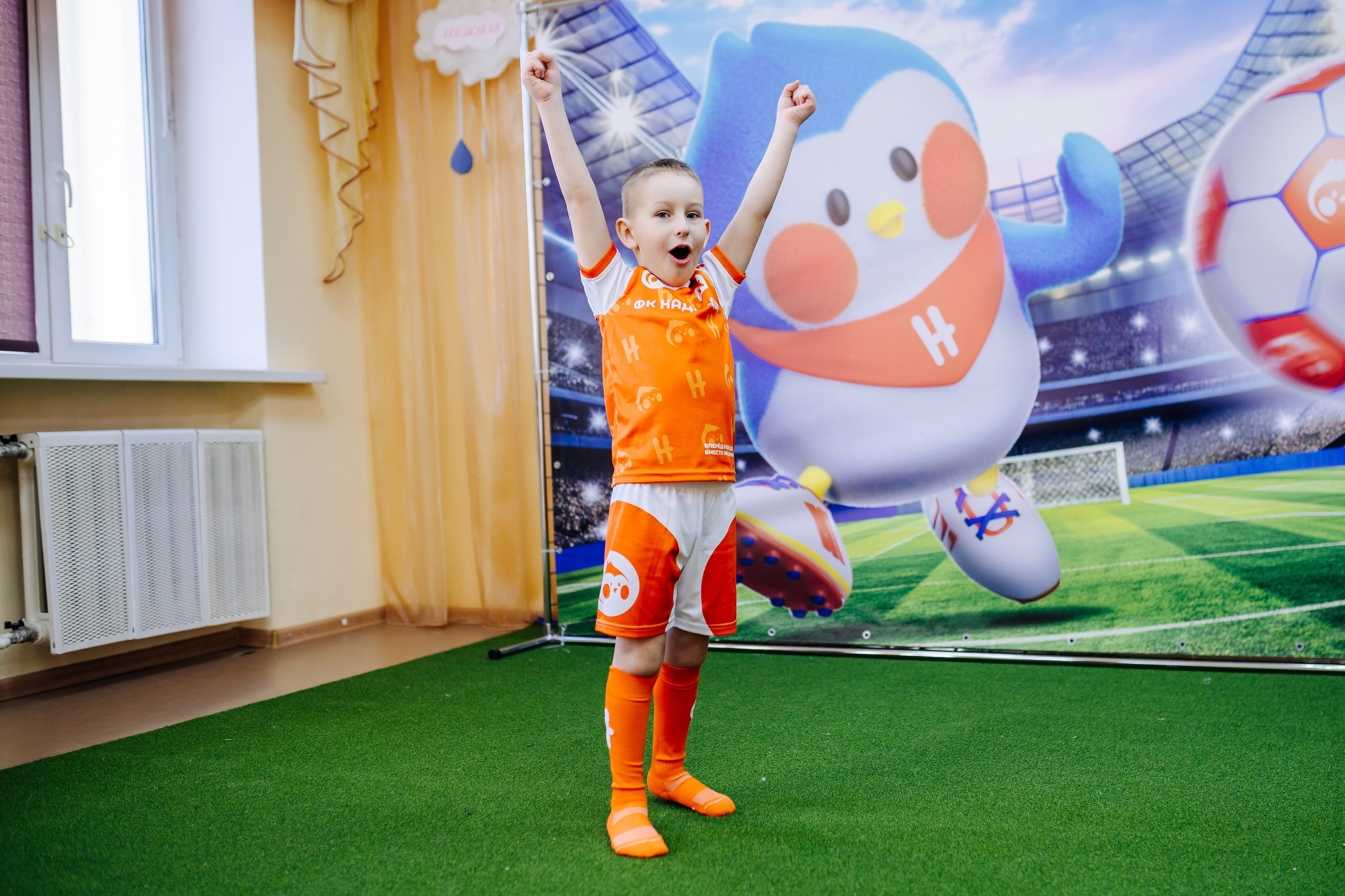 Фотосессия с кубком в детских садах г. Магнитогорска. Денис Прохоров Фотограф в г. Магнитогорск