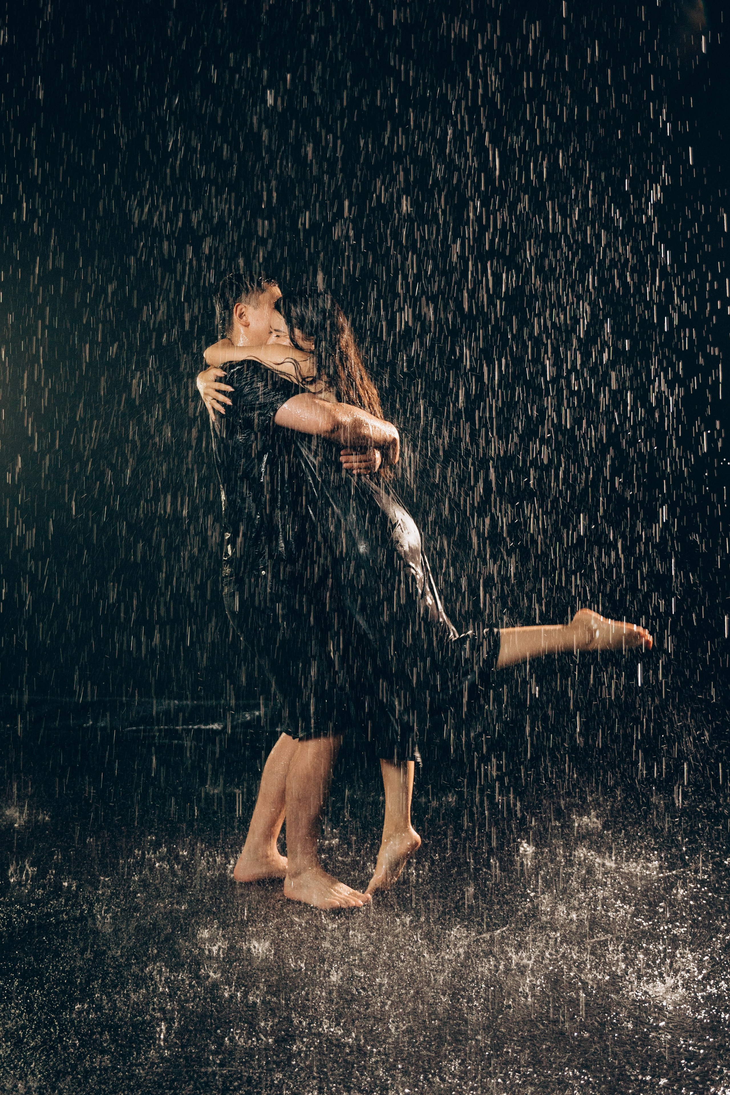 Свидание под дождем. Фотограф в Алматы Чалова Нафиса