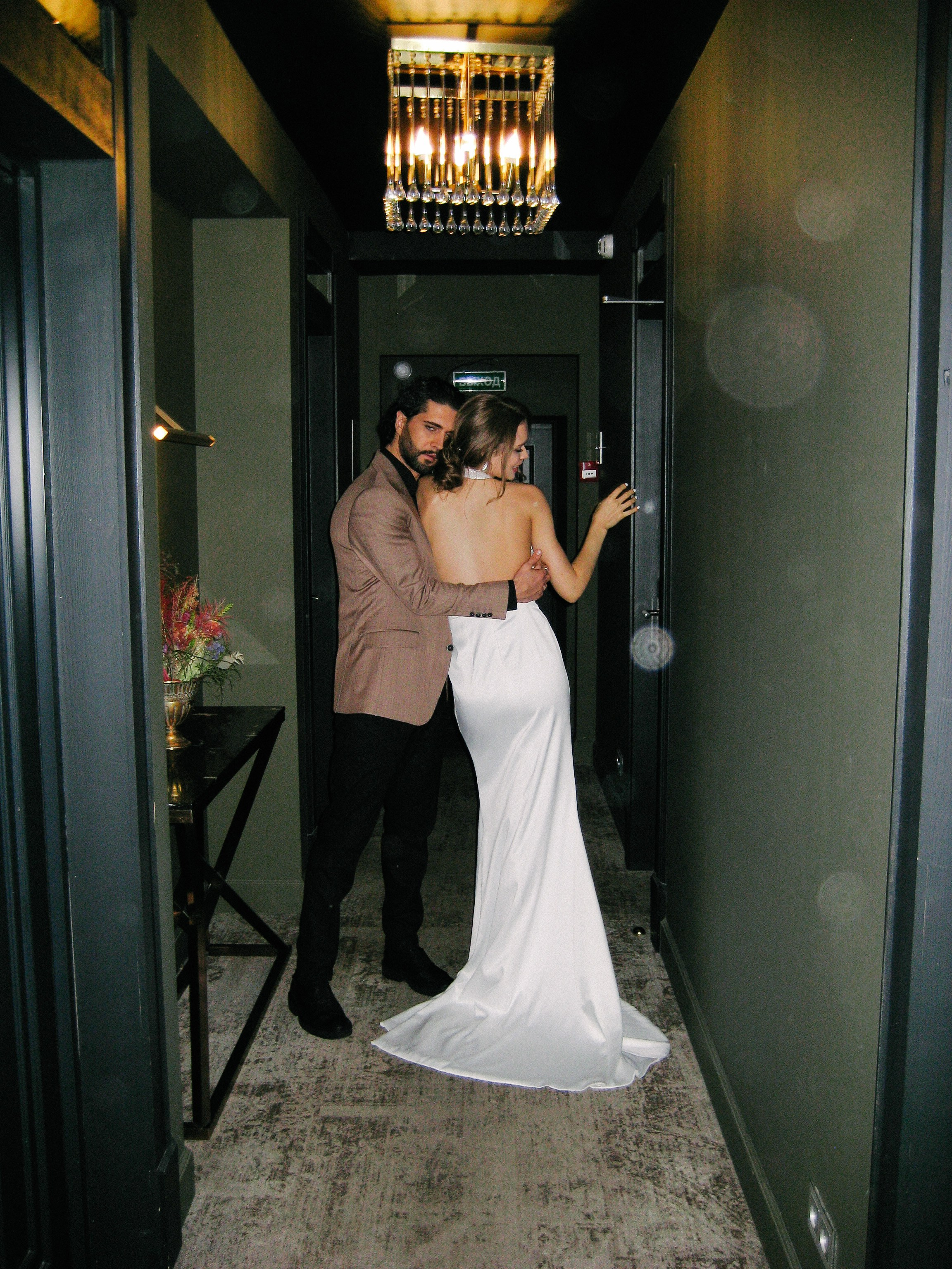 Свадебная фотосессия в бутик отеле Арбат 6, свадебный фотограф в Москве