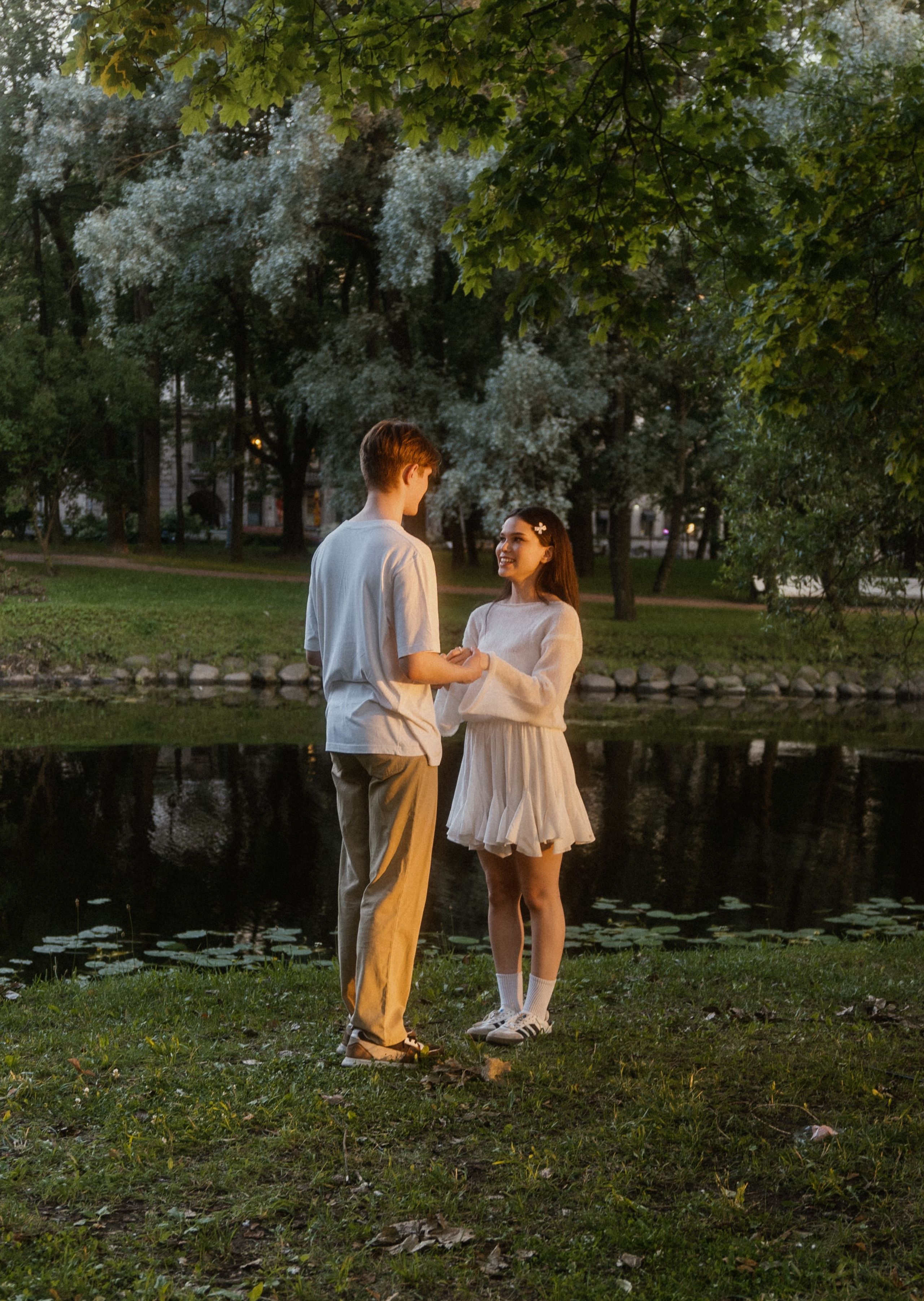 Фотосессия лавстори в Санкт-Петербурге. Лопухинский сад.