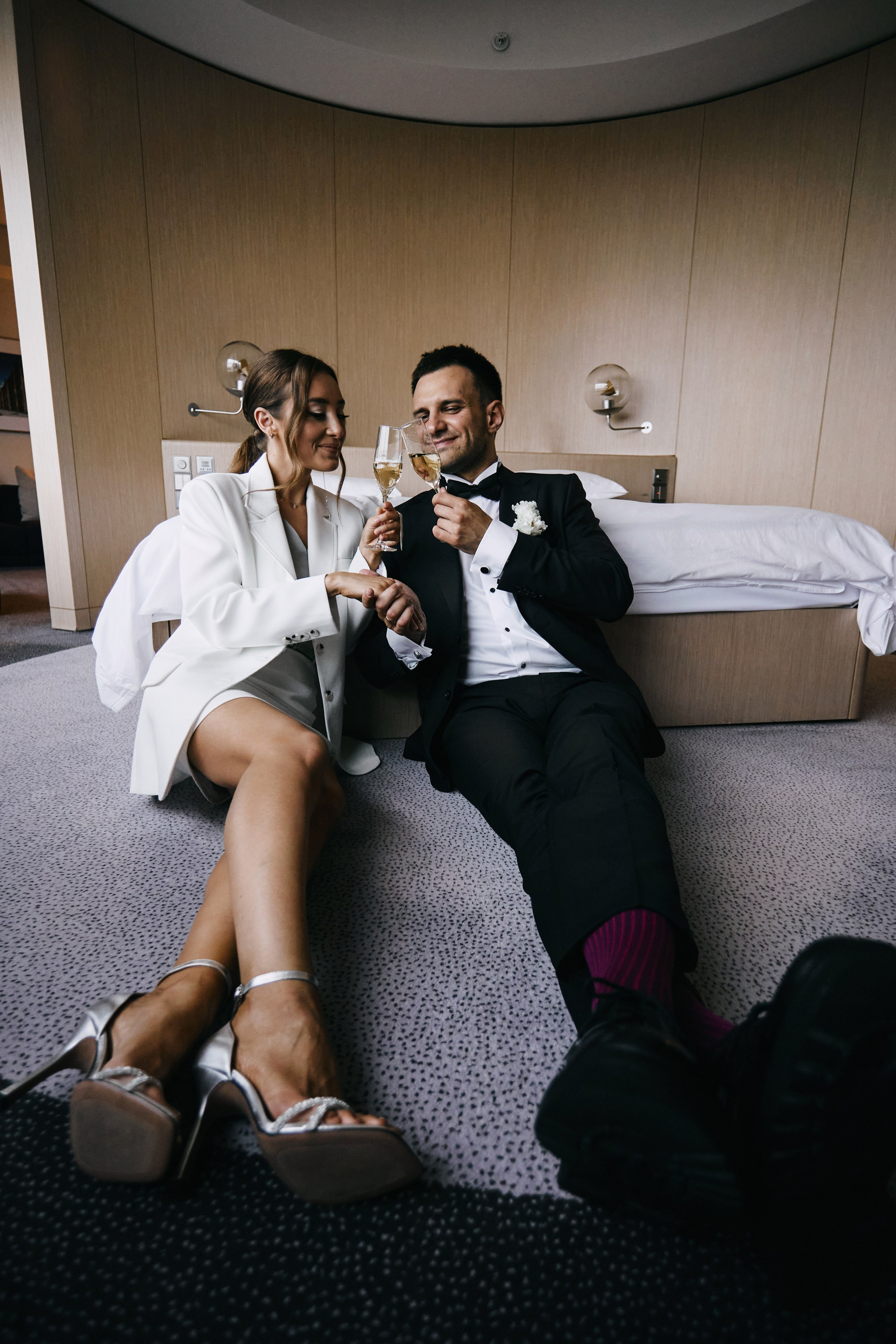 Свадебная фотосессия в Екатеринбурге: жених и невеста в отеле Хаятт Ридженси Екатеринбург, Hyatt Regency Ekaterinburg