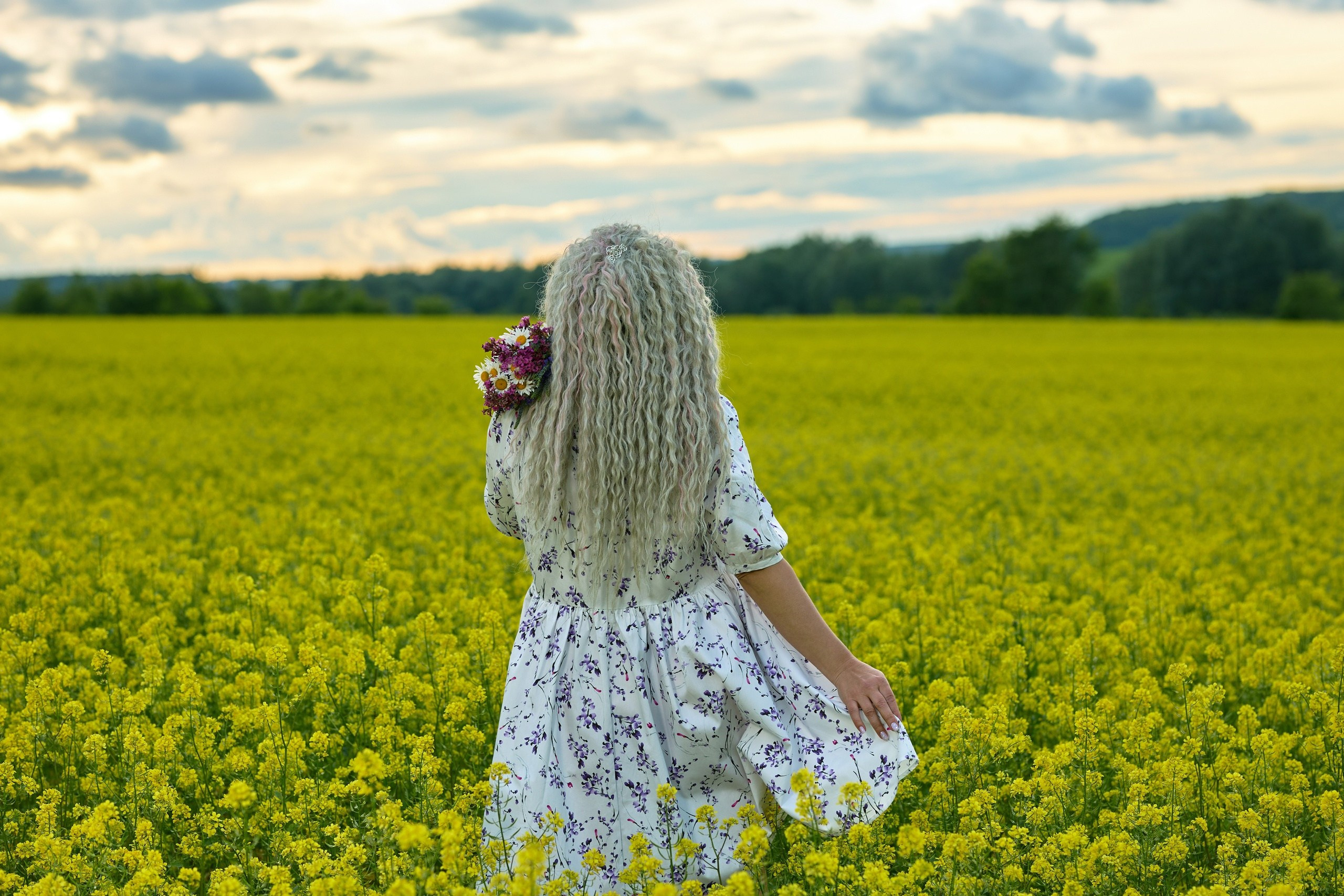 Семейная фотосессия в цветущих полях, рыжиковом поле. Владимир Суздалов (ProMaXe) — Портретный фотограф, тематические фотосессии в Чебоксарах