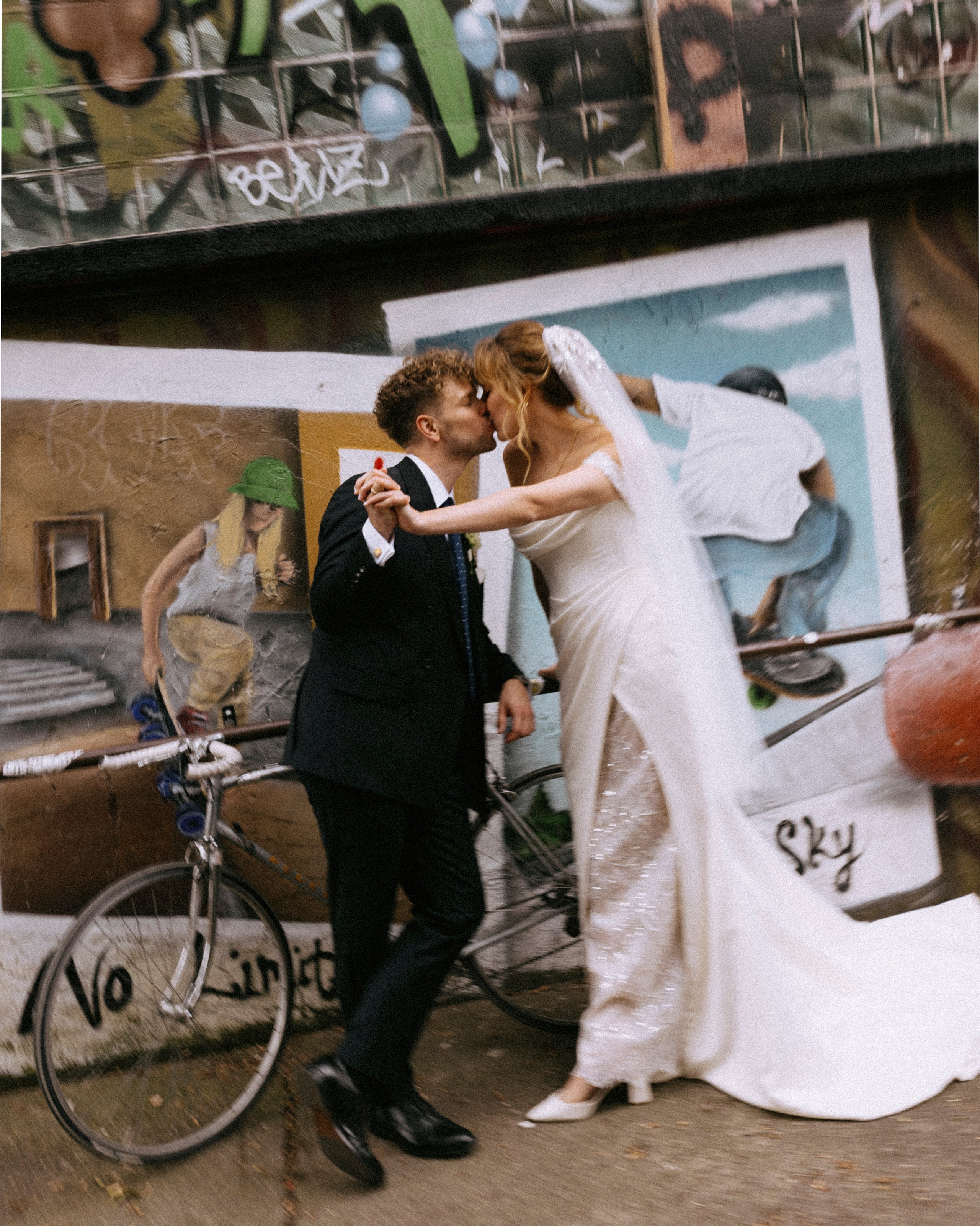Berlin beats: Love, Fun and Party. Katerina Nord | Wedding and Couple Photographer in Germany and Europe