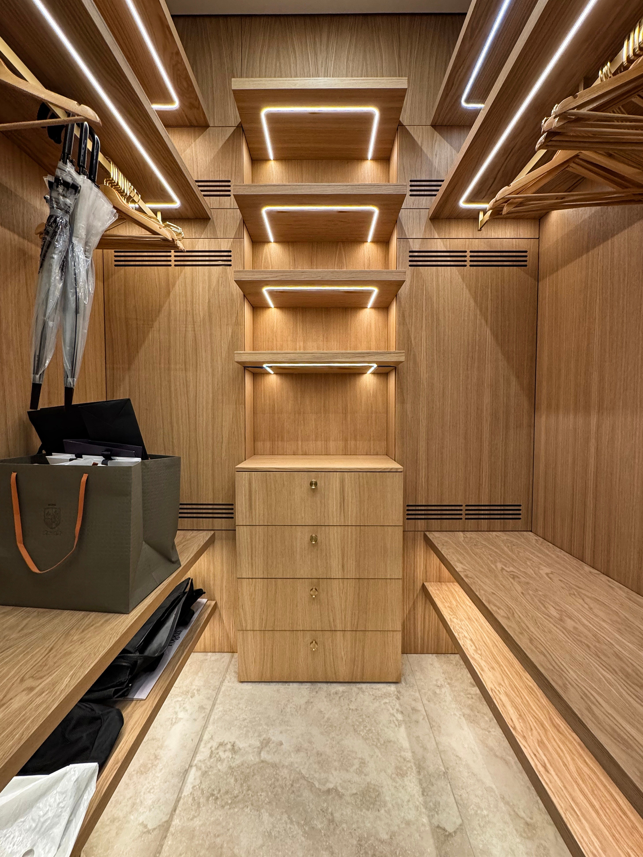 Гардероб. DRVO — мебельное производство полного цикла