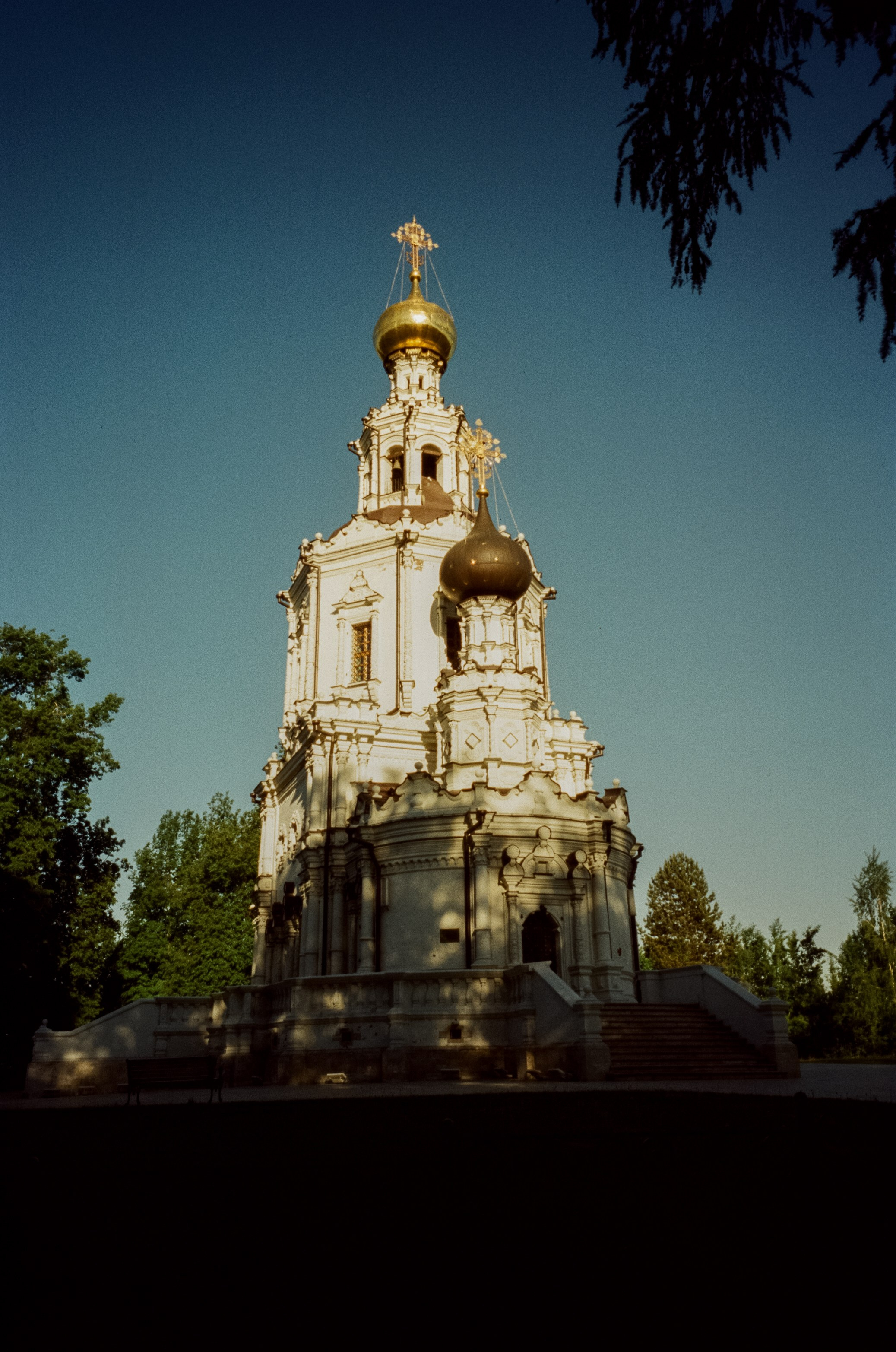 Ricoh GR10 / SFL 250D / Тестовая пленка у речки в Строгино