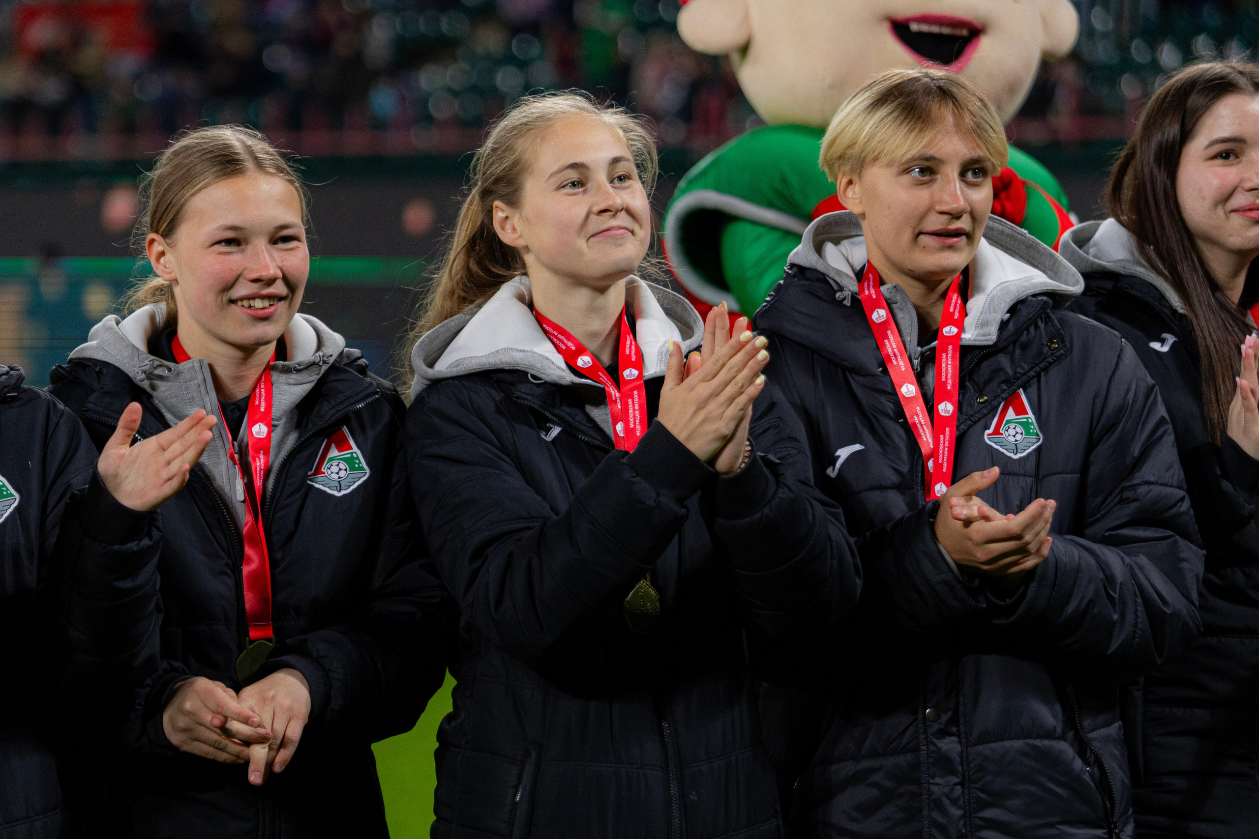 НАГРАЖДЕНИЕ ЖЕНСКОГО ОТДЕЛЕНИЯ АКАДЕМИИ ФК ЛОКОМОТИВ. Artem Zenin Photography