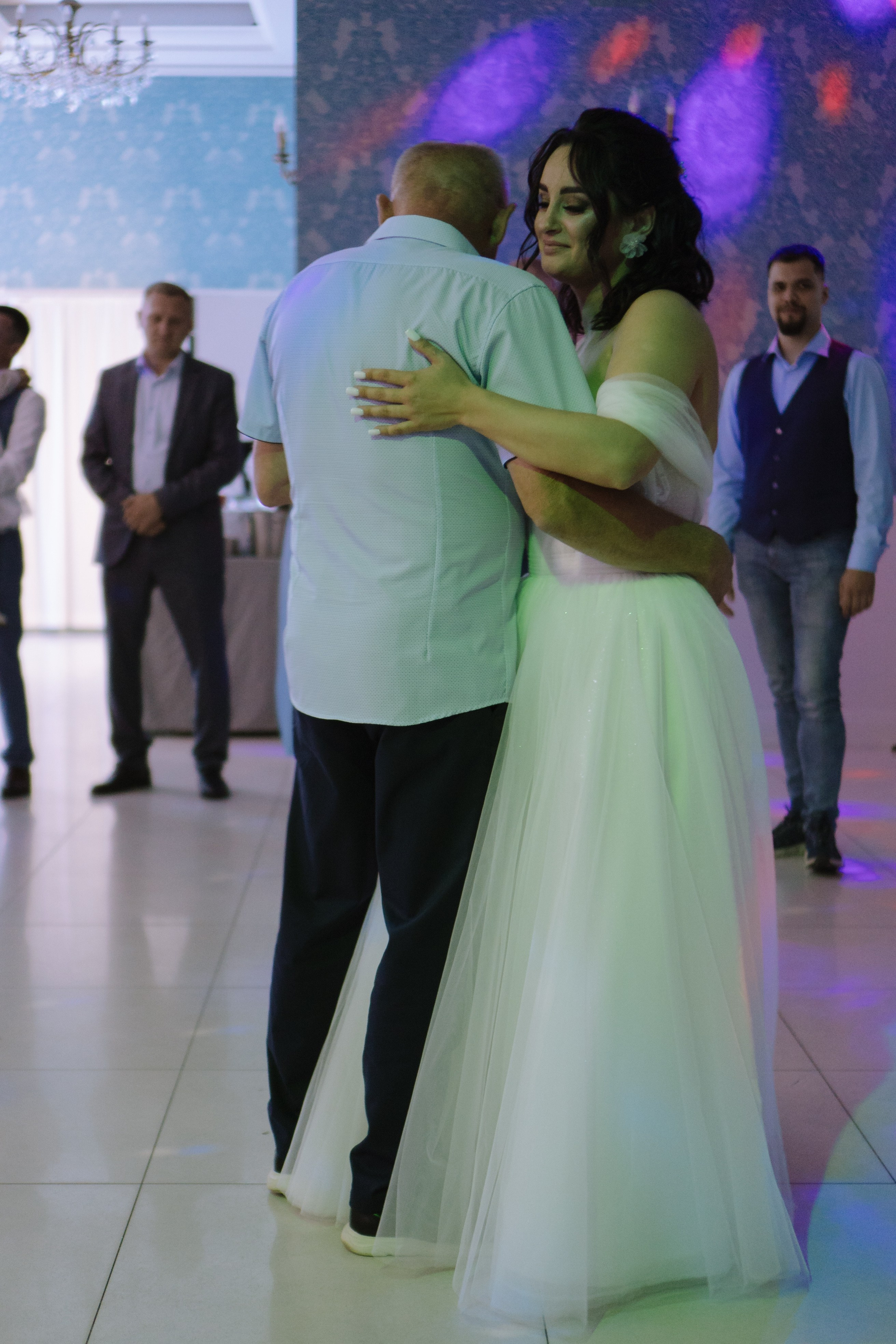 ТАНЕЦ ОТЦА И ДОЧЕРИ НА БАНКЕТЕ (СВАДЕБНАЯ ФОТОСЕСИИЯ БАНКЕТА). Профессиональный фотограф, Санкт-Петербург — Виктория Богомолова