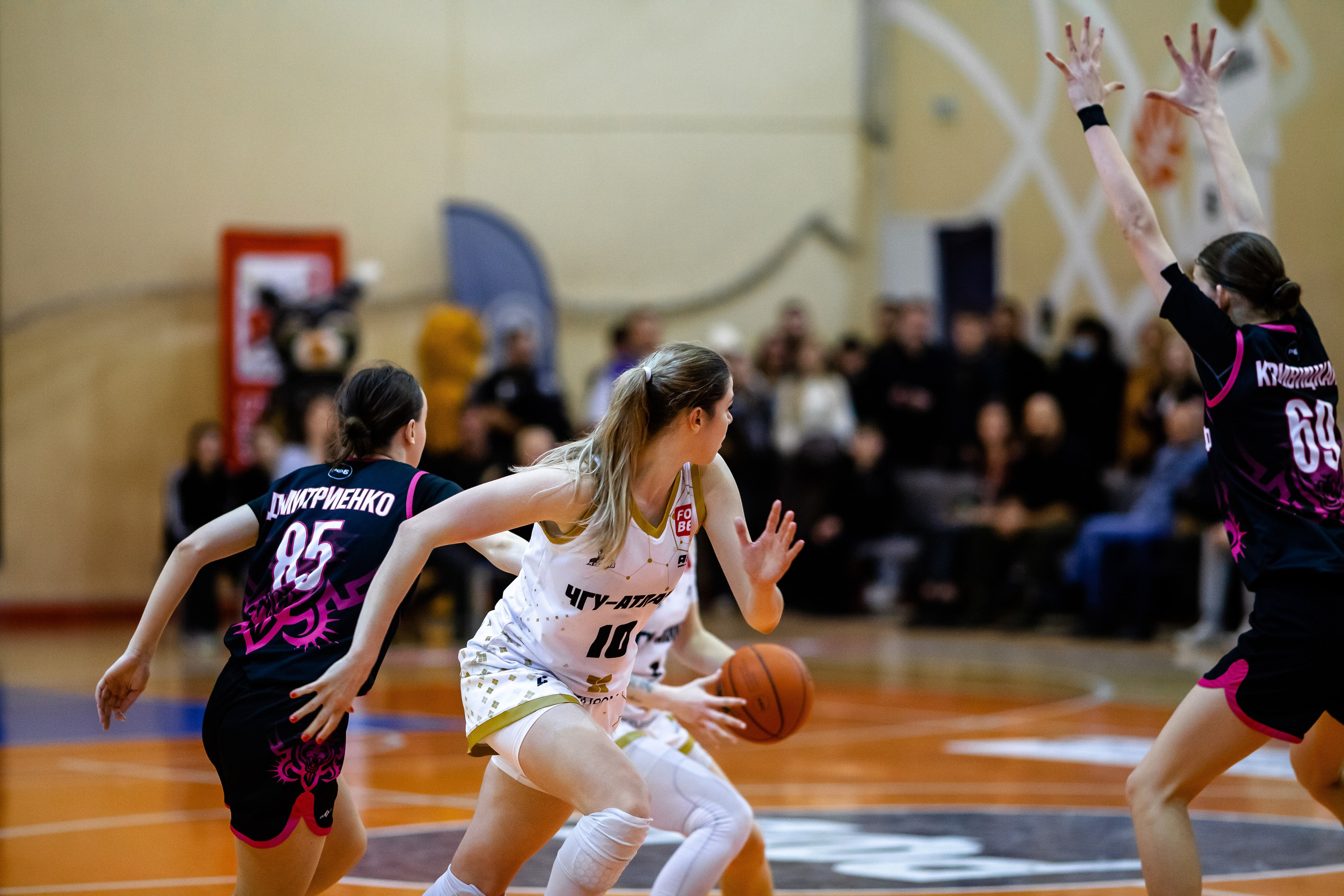 ЧГУ-Атланта — Ростов-ЮФУ / 1 игра. Фотография