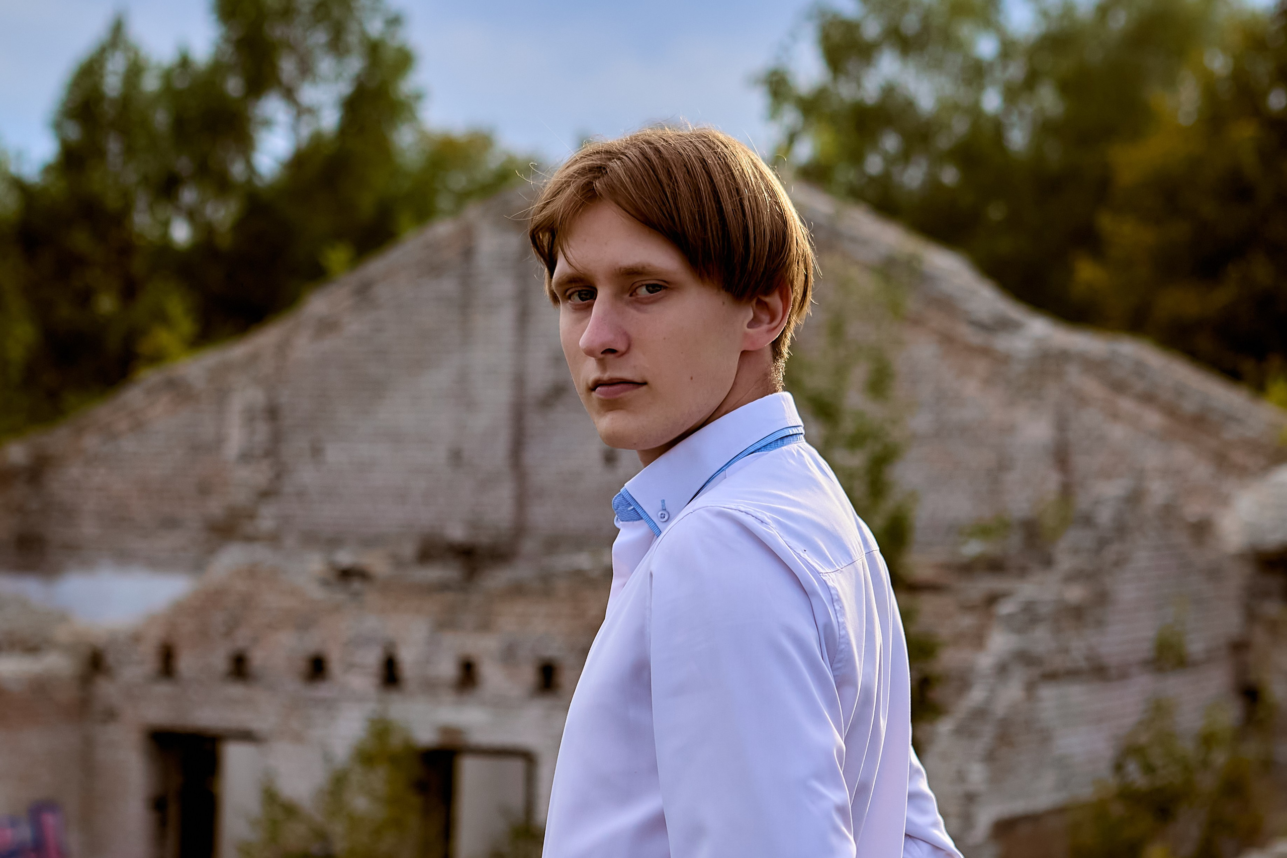 Идеи фотографий в заброшенном здании фотограф Николай Голованов православный портретный фотограф г. Дзержинск