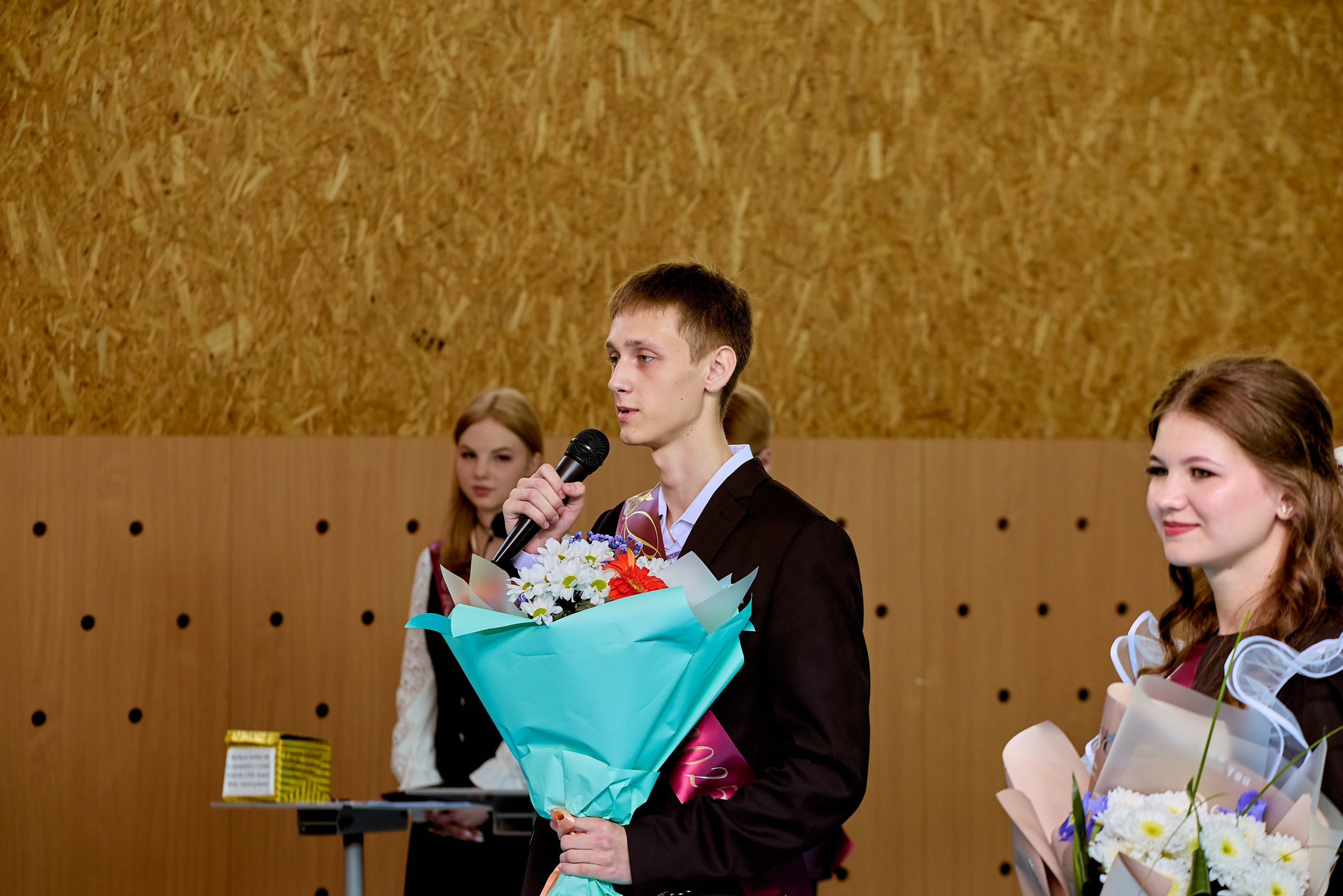 Праздник Последнего звонка — начало новой жизненной главы, фото Николая Голованова, г. Дзержинск.