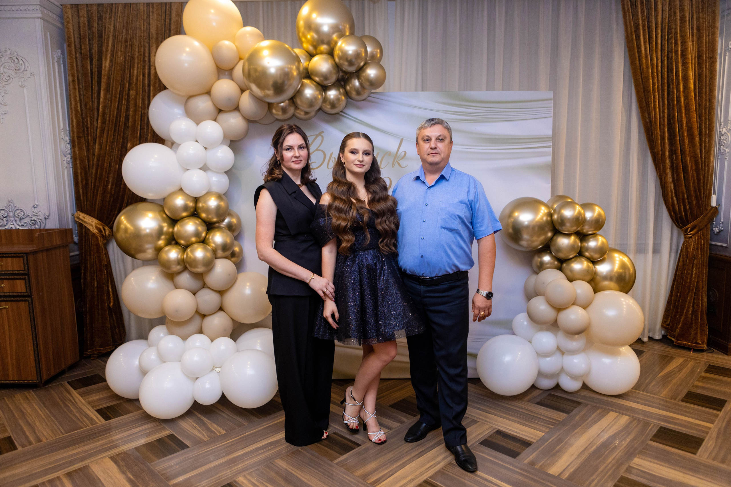 Выпускной 11а в Брудершафте 2025 г. Свадебный и предметный фотограф Ренат Каламперов