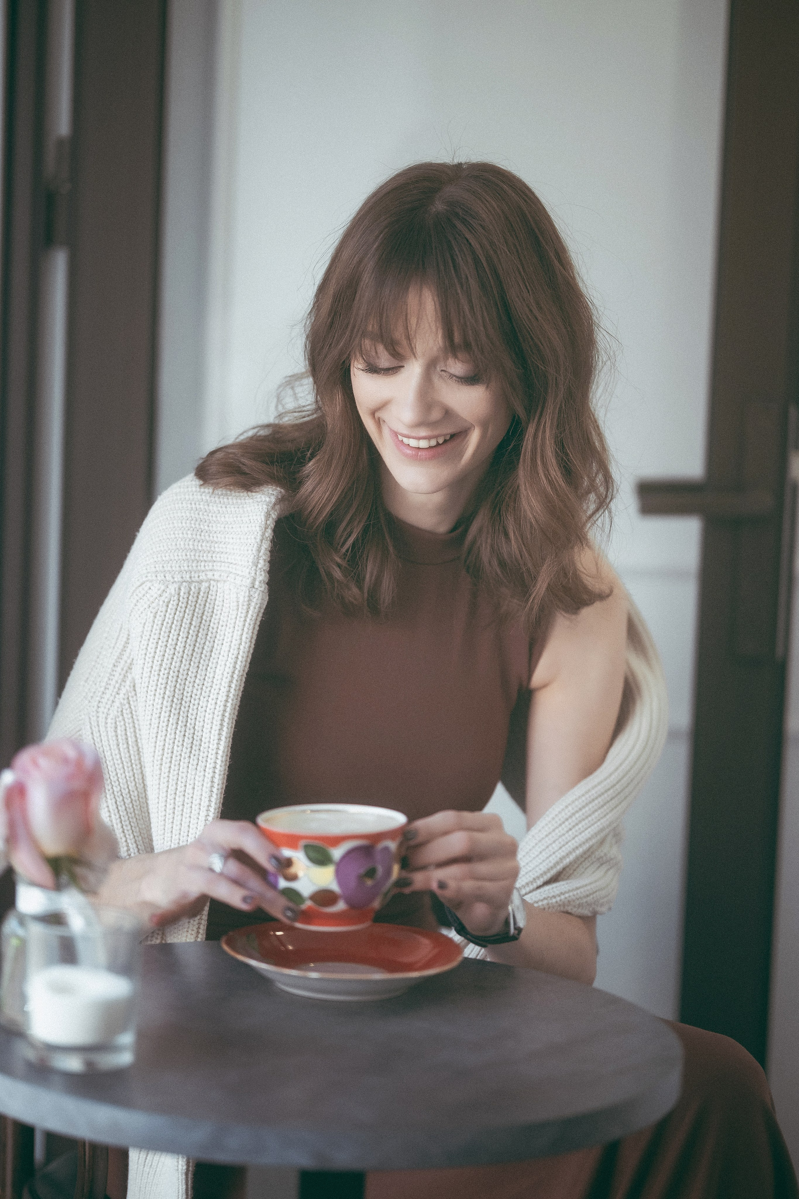 Фотограф Михаил Гуляев. Фотосессия в Новосибирске. Фотосессия в кофейне. Фотосессия в кафе. 