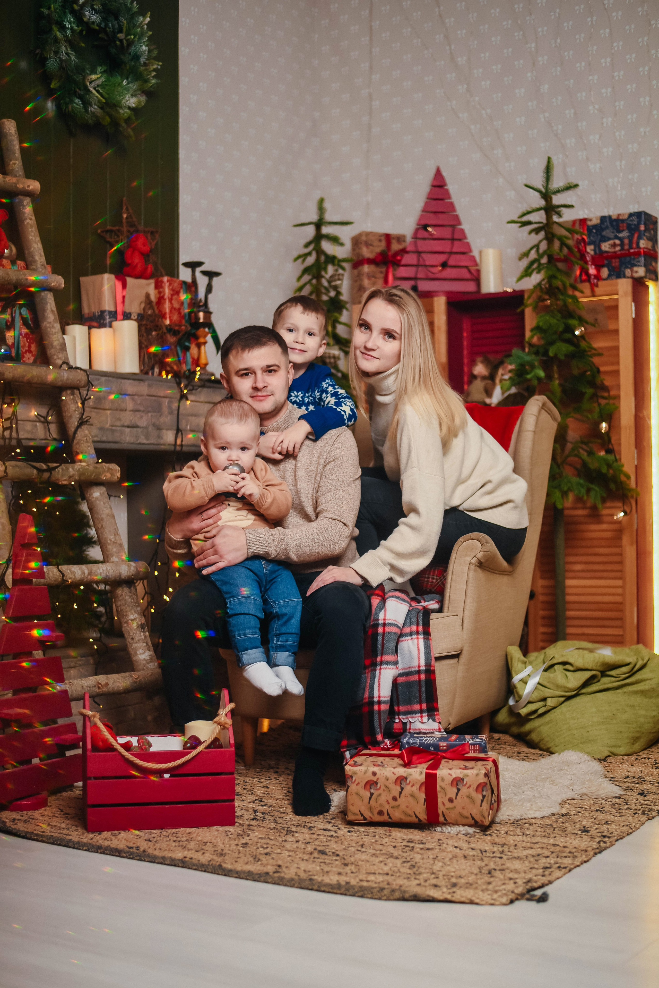 Студия LightRoom Сыктывкар. Семейный фотограф в городе Сыктывкаре