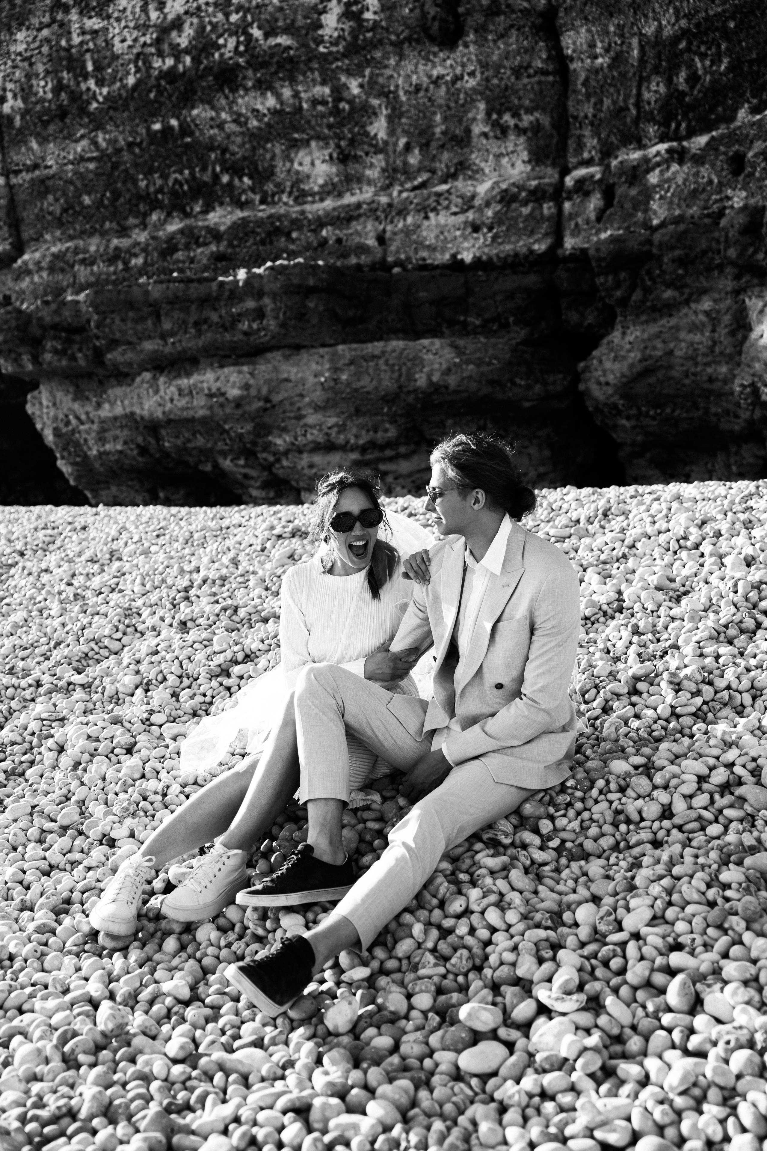 Étretat. Galina and Nikita Bykovets, a wedding photographer and videographer duo in Germany