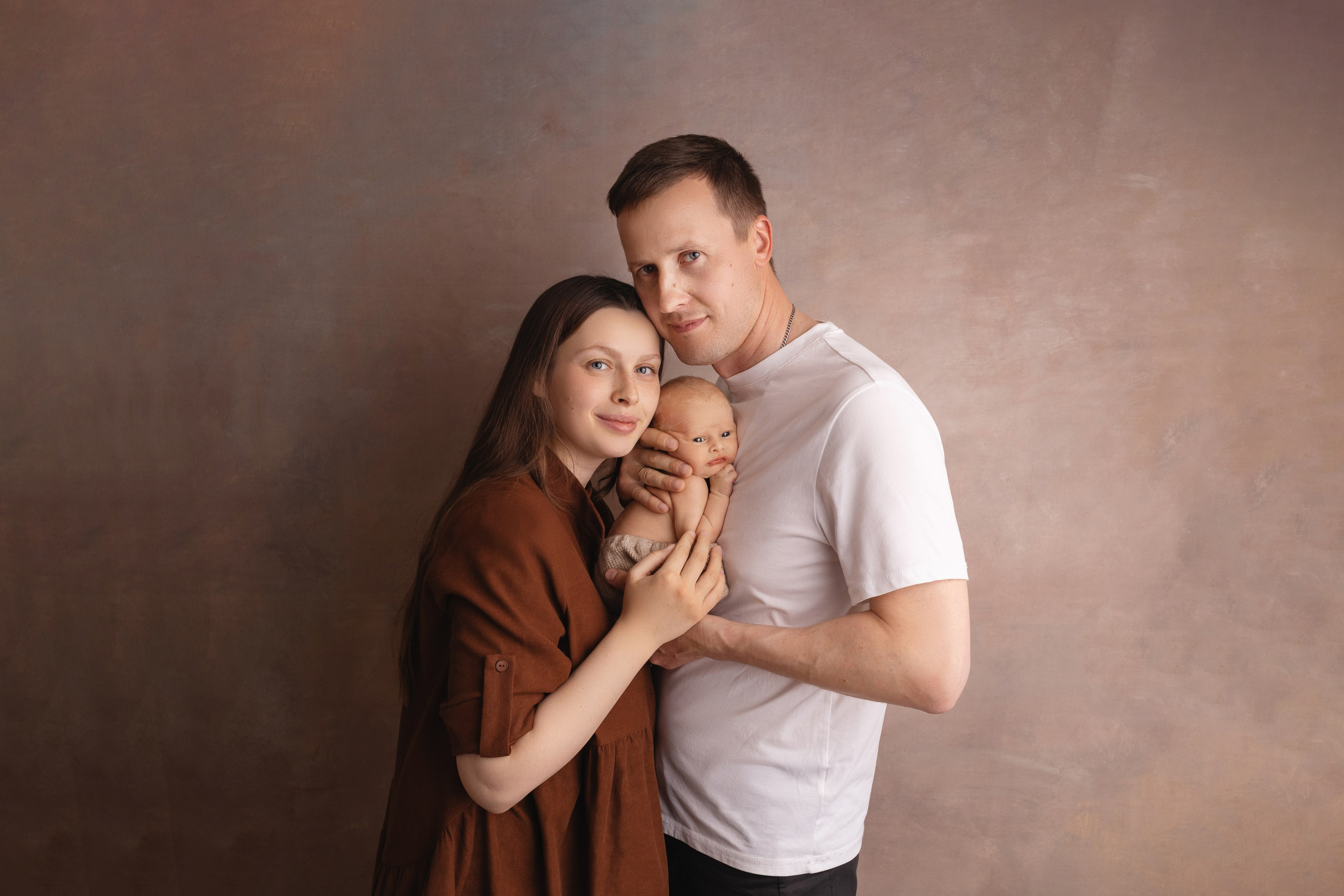 Семейные кадры от Elvira Kamaeva. Фотограф новорожденных малышей в Омске и Омской области Эльвира Камаева