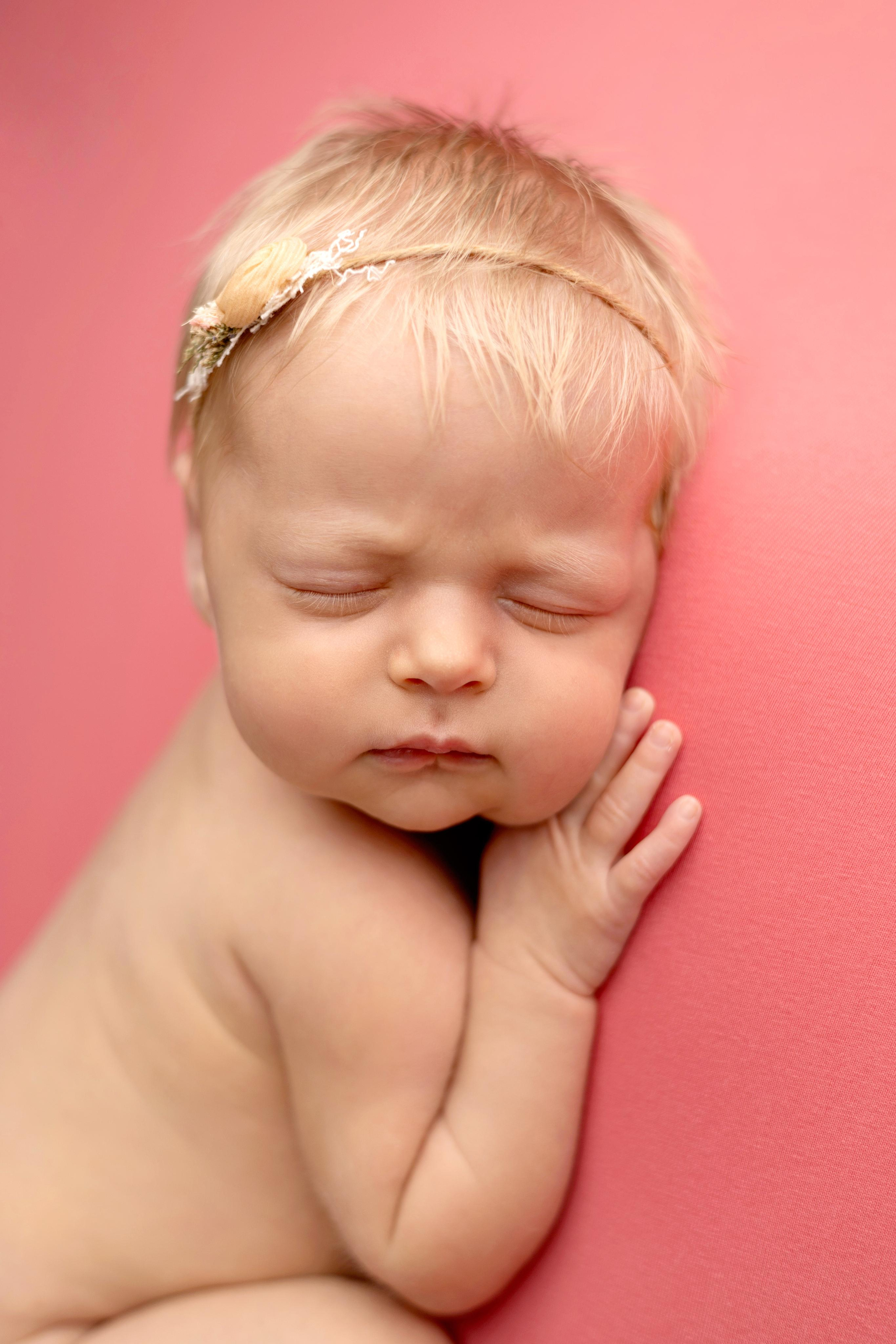 Фотосъемка новорожденной девочки Вероники. Фотограф новорожденных Москва. Ньюборн фотограф Москва