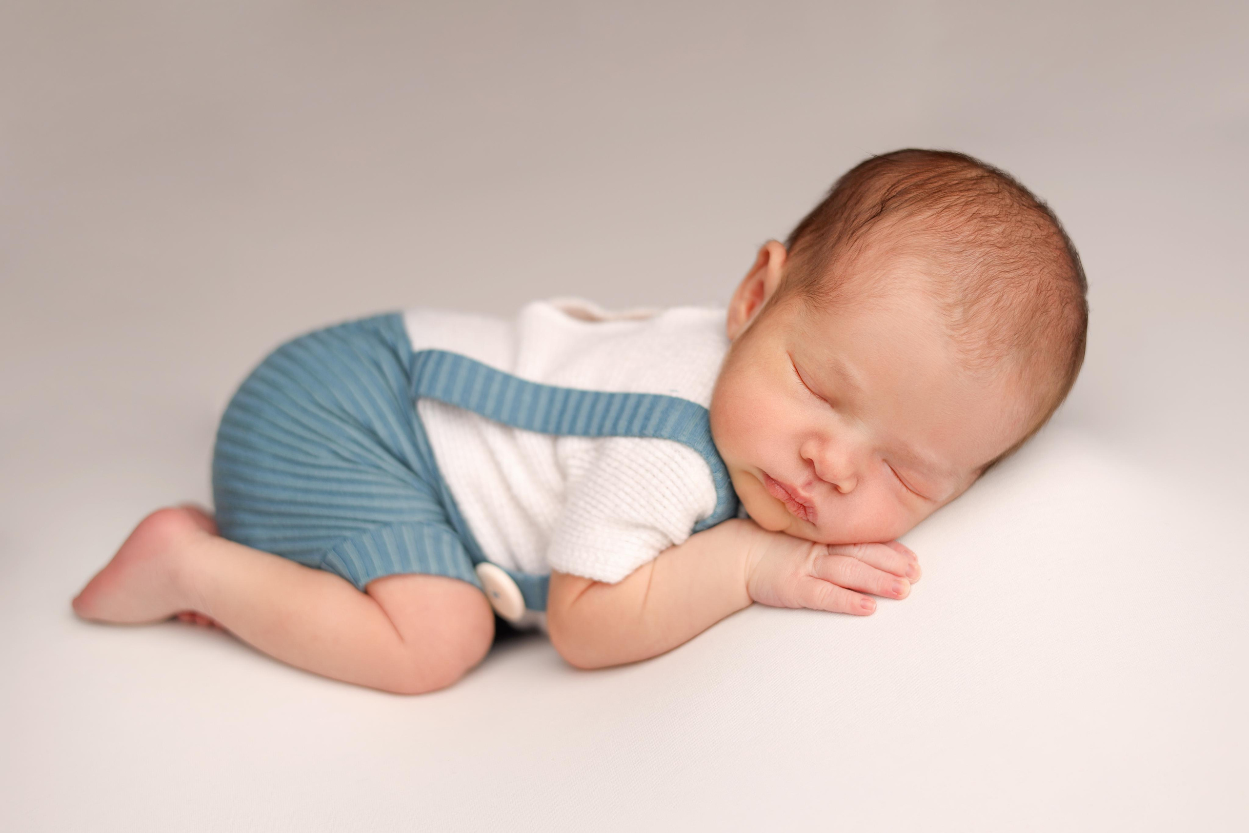 Ньюборн фотосессия Мишеньки. Фотограф новорожденных Москва. Ньюборн фотограф Москва