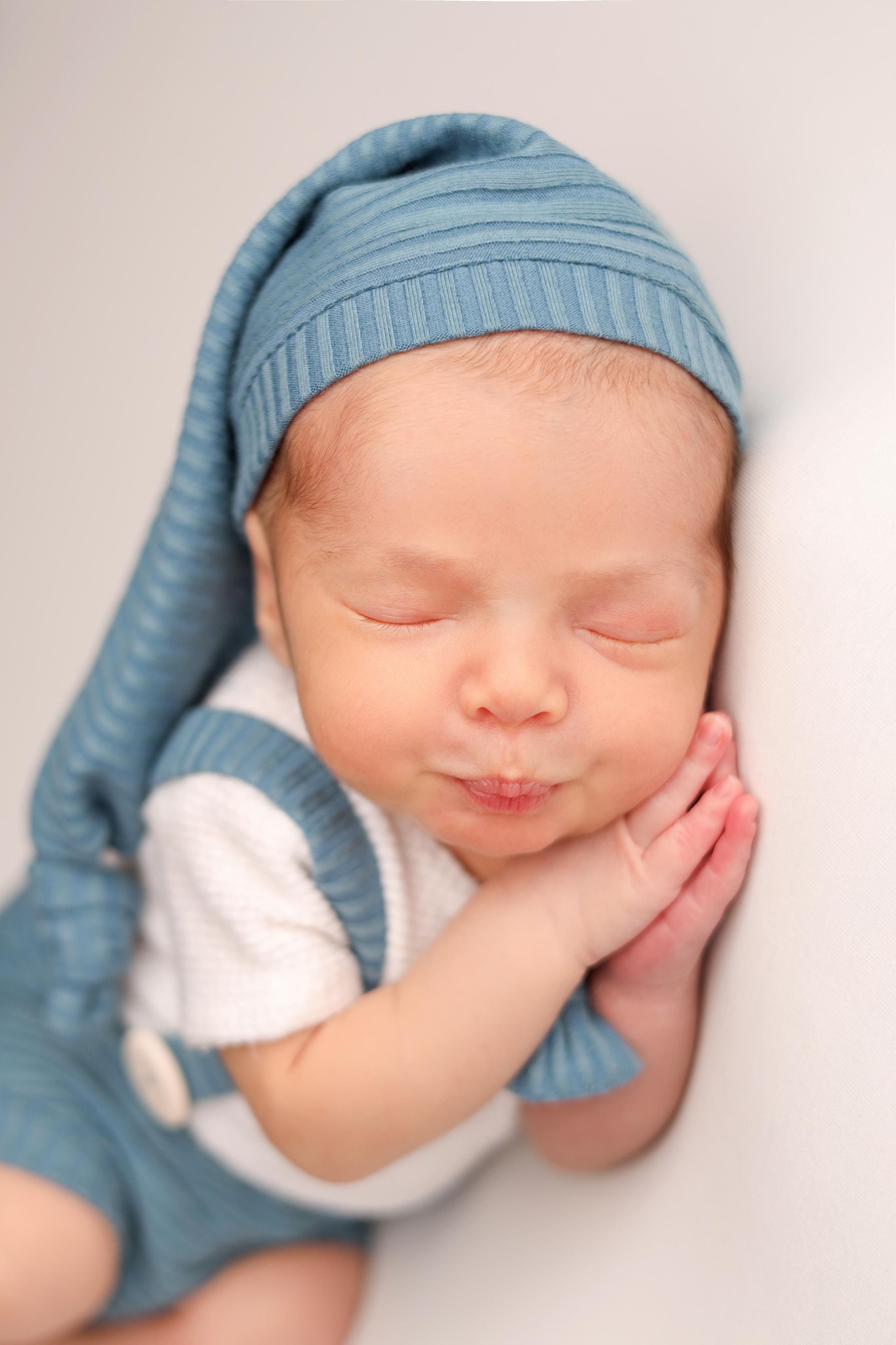 Ньюборн фотосессия Мишеньки. Фотограф новорожденных Москва. Ньюборн фотограф Москва