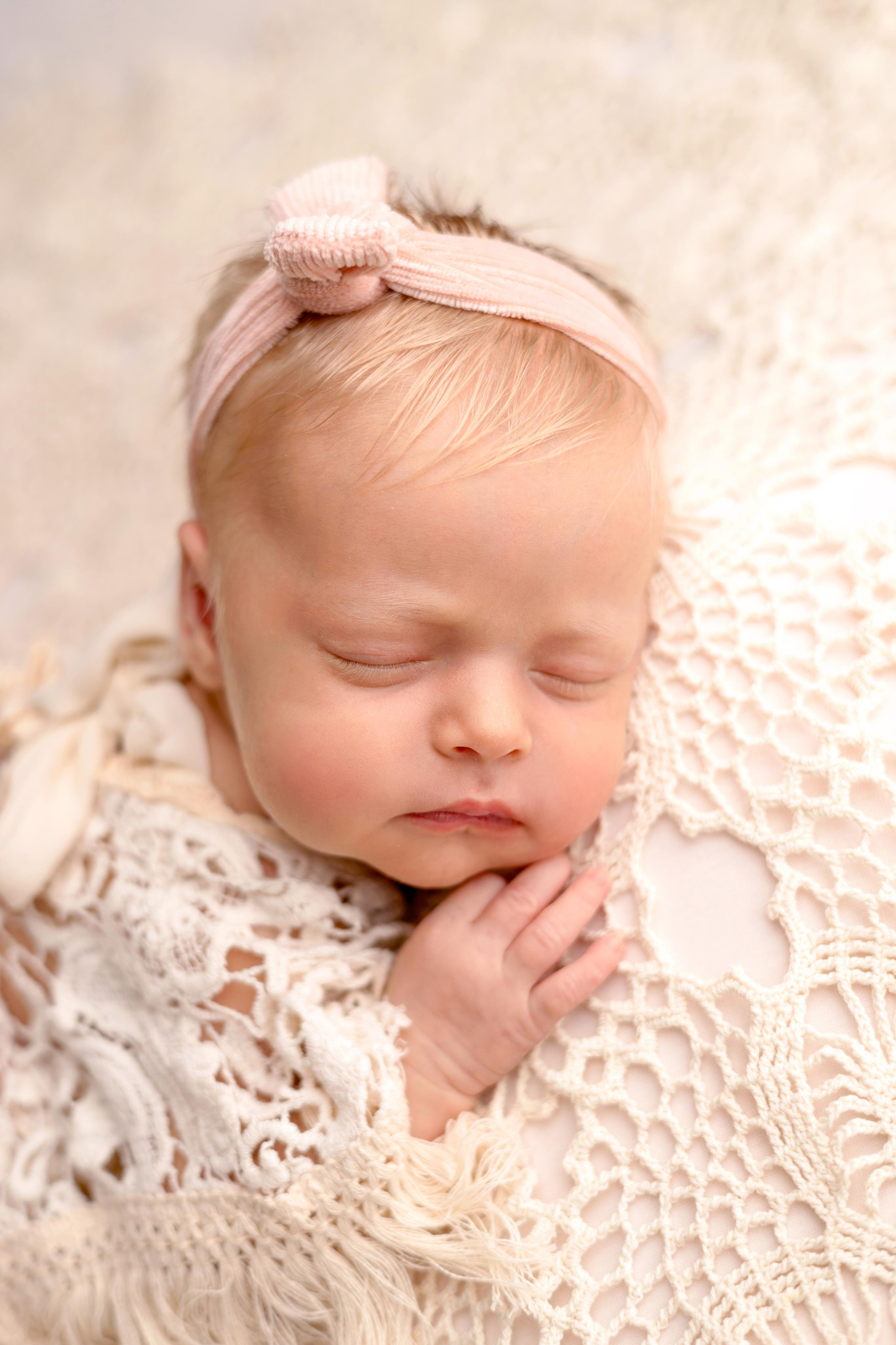 Фотосъемка новорожденной девочки Вероники. Фотограф новорожденных Москва. Ньюборн фотограф Москва