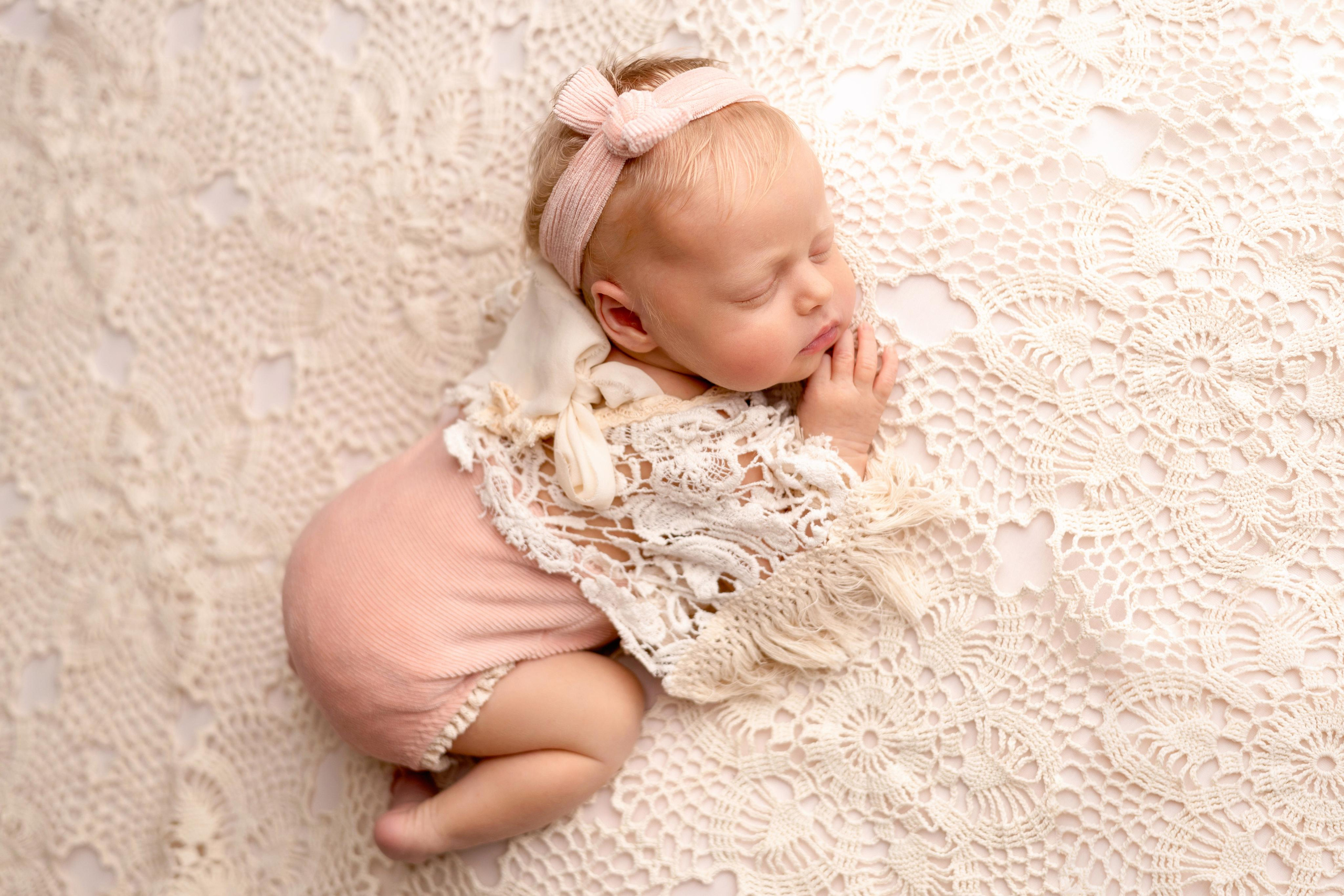 Фотосъемка новорожденной девочки Вероники. Фотограф новорожденных Москва. Ньюборн фотограф Москва