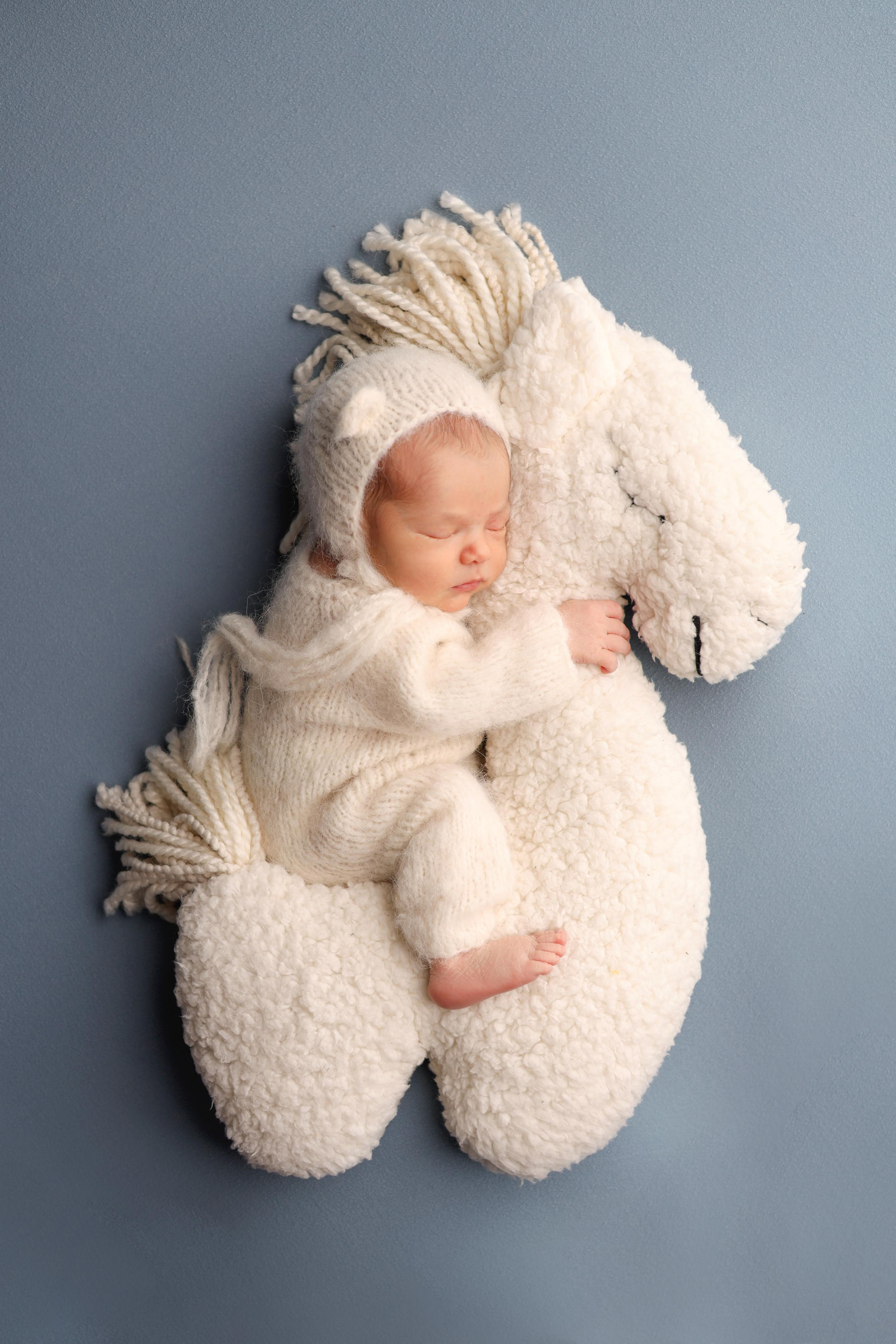 Ньюборн фотосессия Мишеньки. Фотограф новорожденных Москва. Ньюборн фотограф Москва