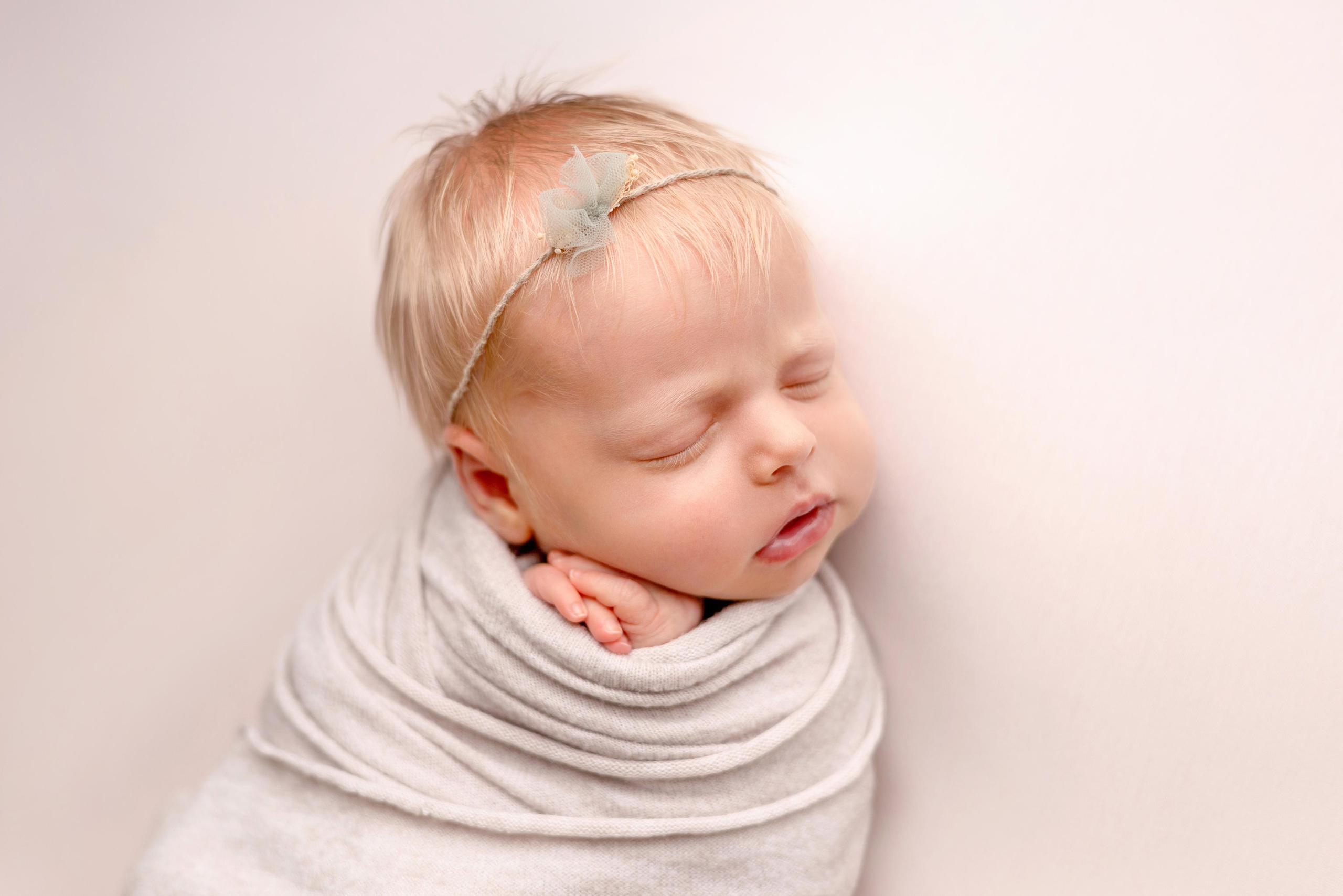 Фотосъемка новорожденной девочки Вероники. Фотограф новорожденных Москва. Ньюборн фотограф Москва