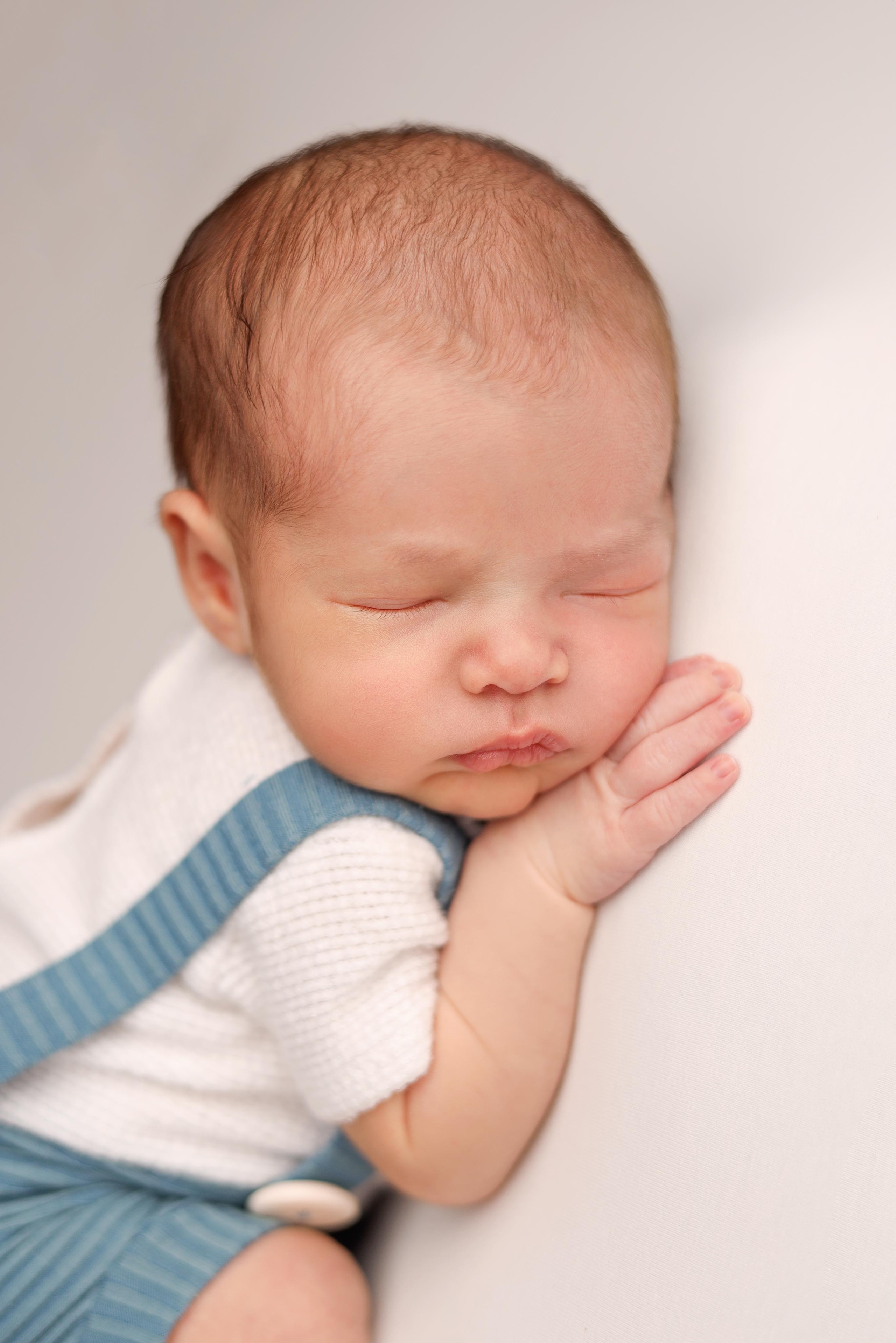 Ньюборн фотосессия Мишеньки. Фотограф новорожденных Москва. Ньюборн фотограф Москва