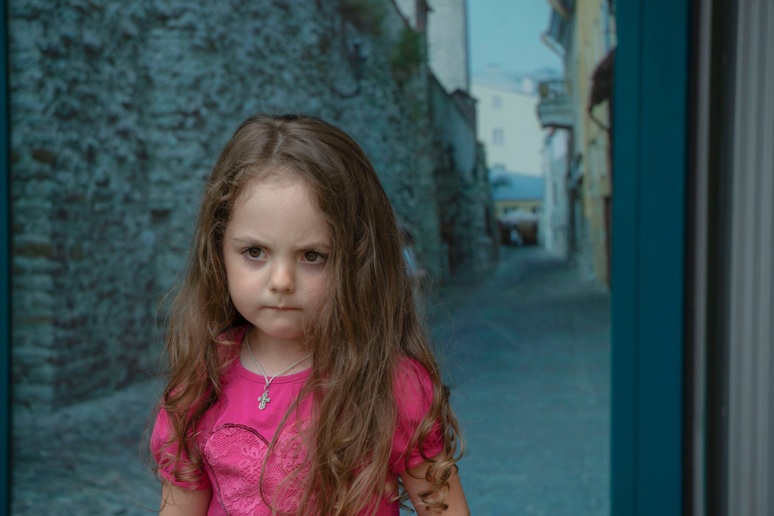 Живые моменты: детская фотосессия в кафе Санкт-Петербурга. Съемка на Васильевском острове