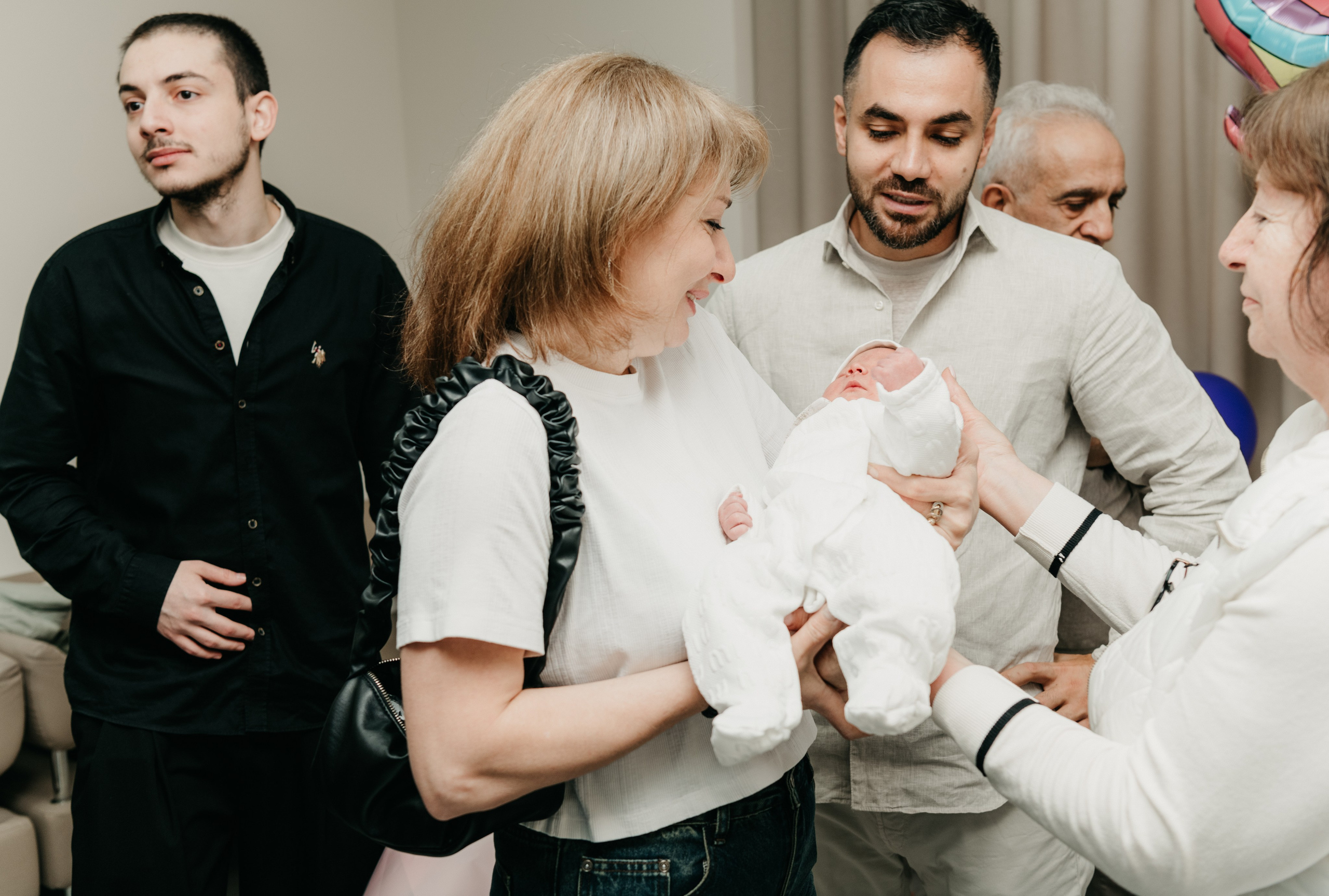 Выписка Евы. Мать и дитя на Севастопольском. Фотограф на выписку из роддома в Москве и МО