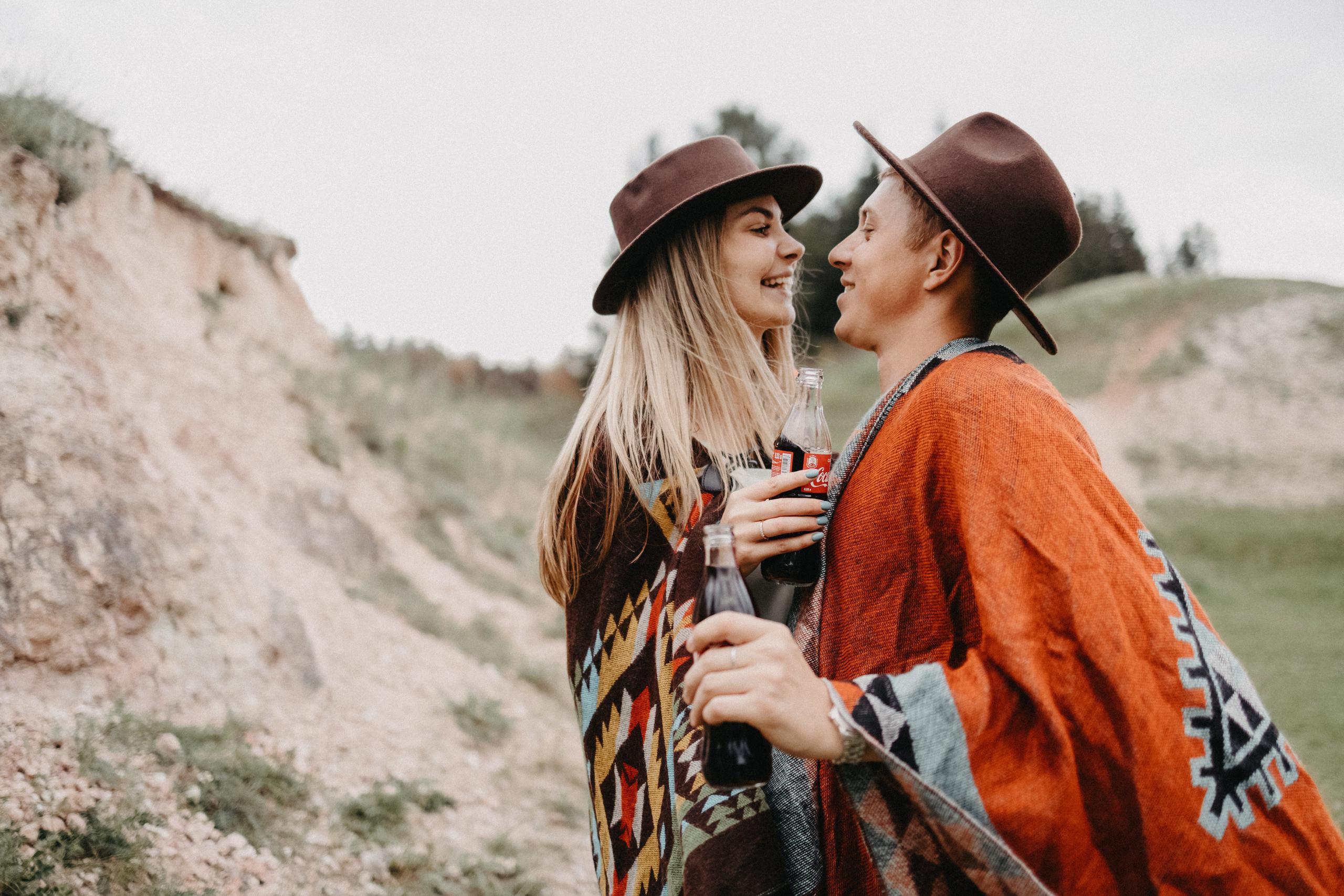 Природная фотосессия в полях и на обрыве в Красноярске. Свадебный фотограф-видеограф в Красноярске Евгений Константинопольский