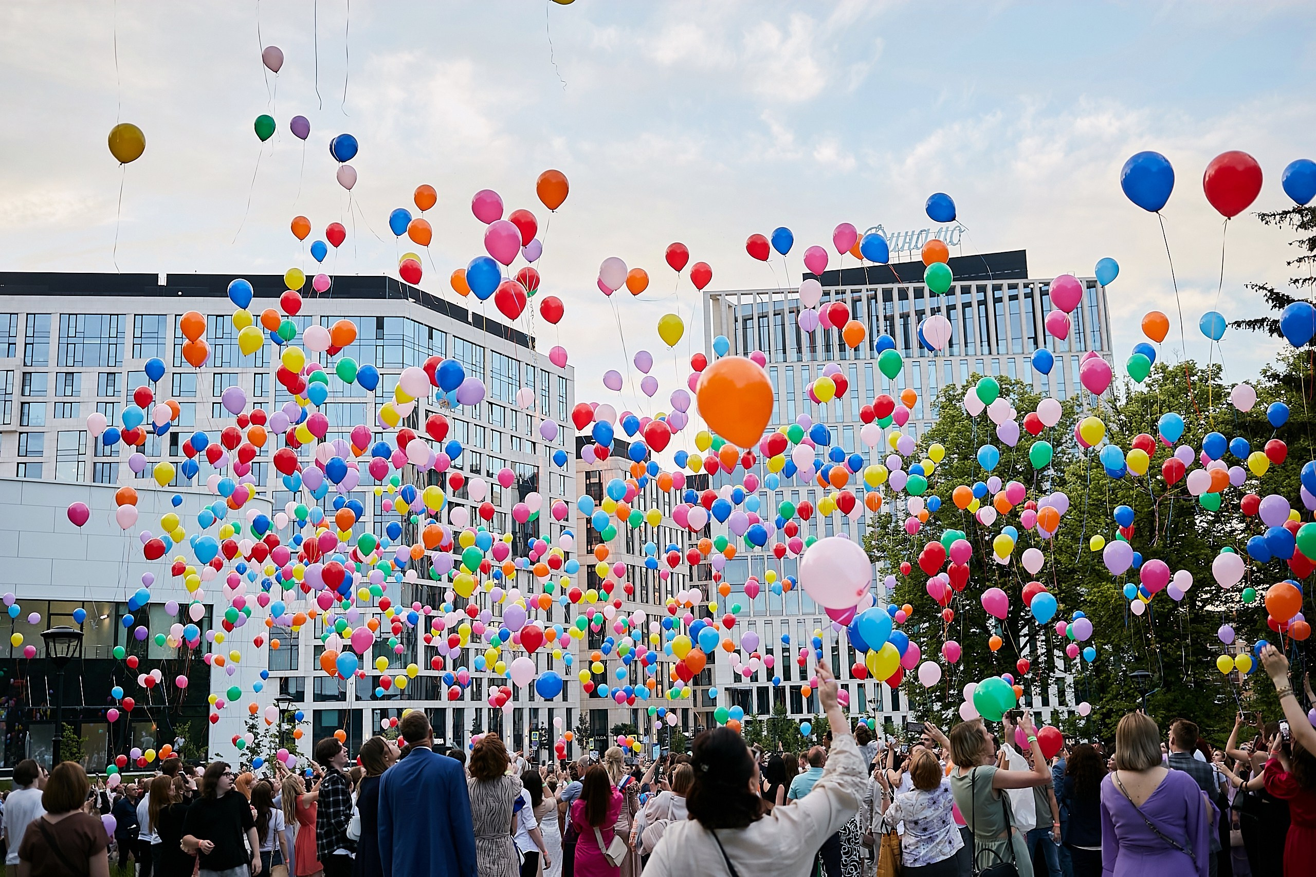 Выпускной 2024 концертный зал Академия ВТБ. Фотограф и Видеограф в Москве. Олег Корушев