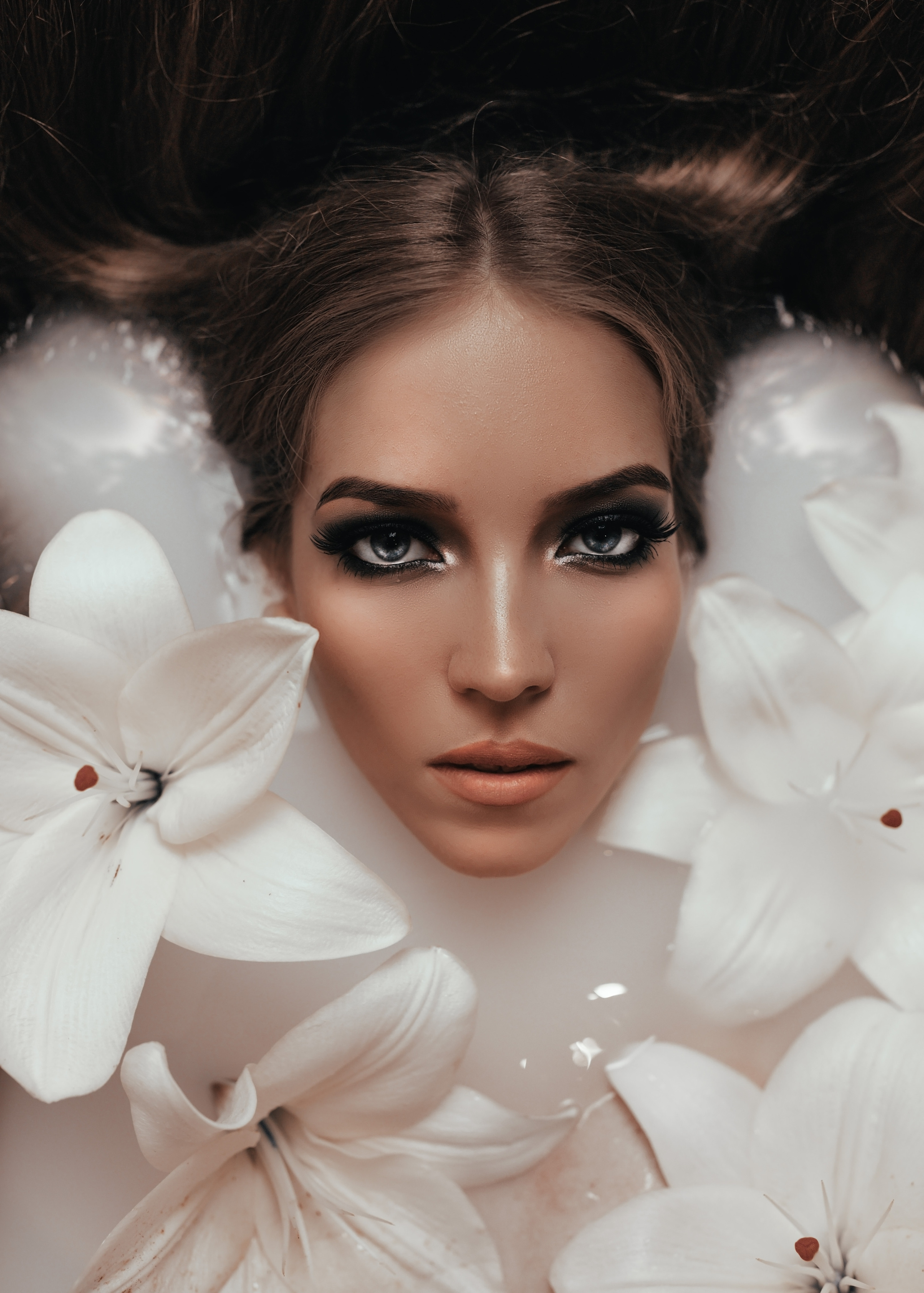 Фс в ванне с лилиями