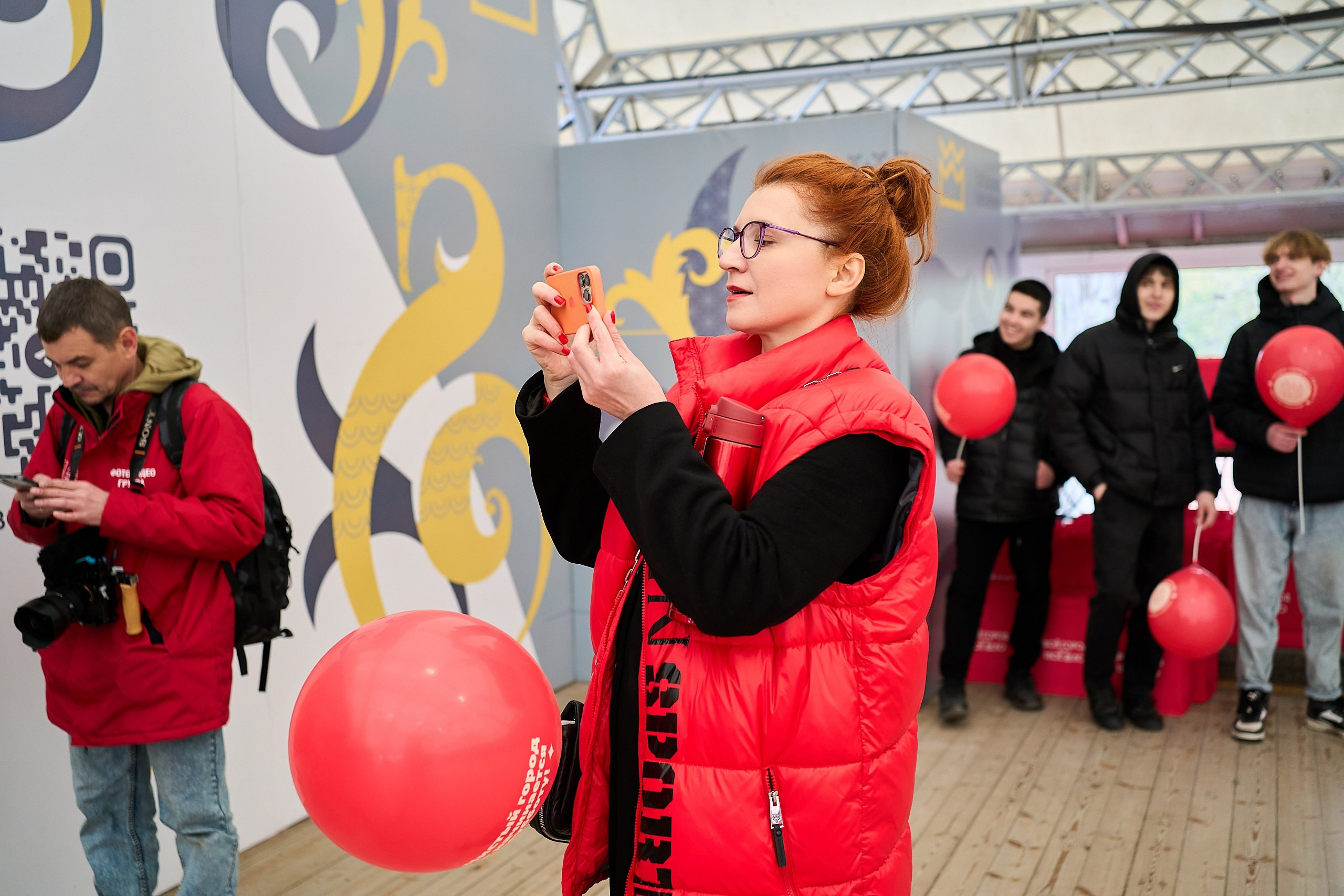 Субботник у Управления делами Мэра и Правительства Москвы. Фотограф и Видеограф в Москве. Олег Корушев